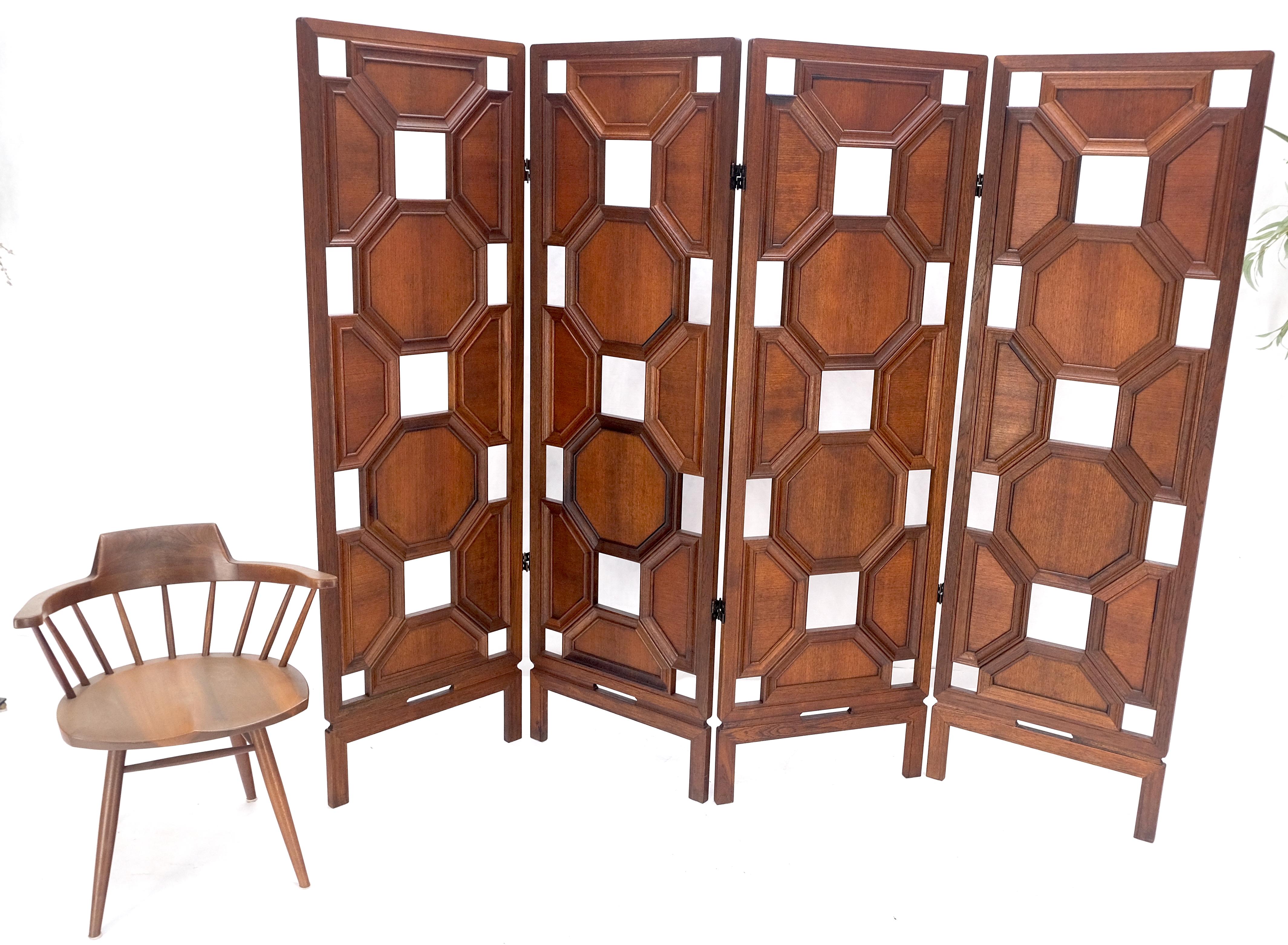 4 Panel Honey Comb Checker Board Style geschnitzt Teak Bildschirm Raumteiler MINT! (Geschnitzt) im Angebot