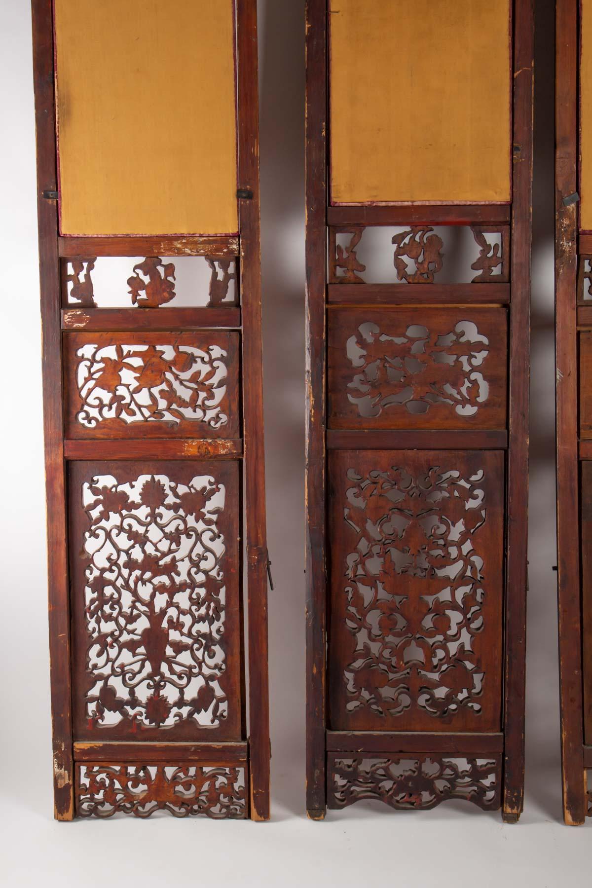 4-Panel Red and Gold in Openwork Wood and Carved Fruit, Flowers and Symbols 9