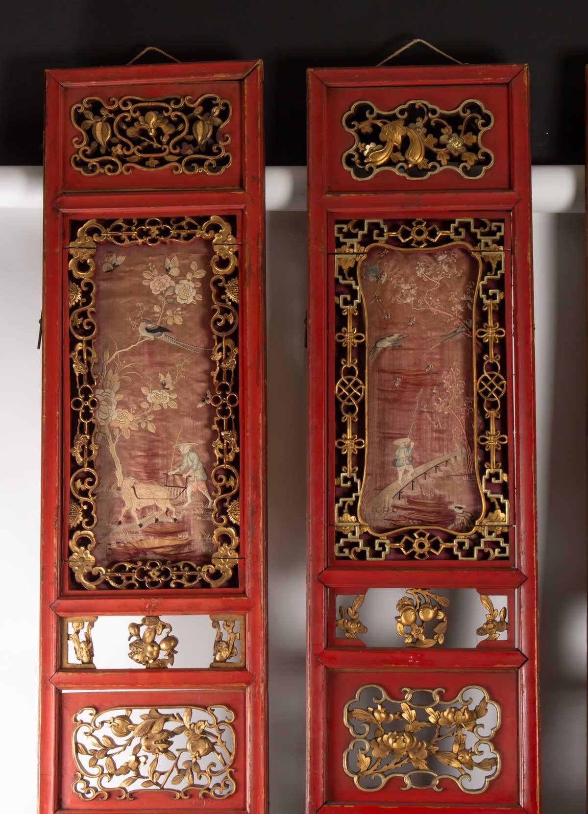 Chinese Export 4-Panel Red and Gold in Openwork Wood and Carved Fruit, Flowers and Symbols