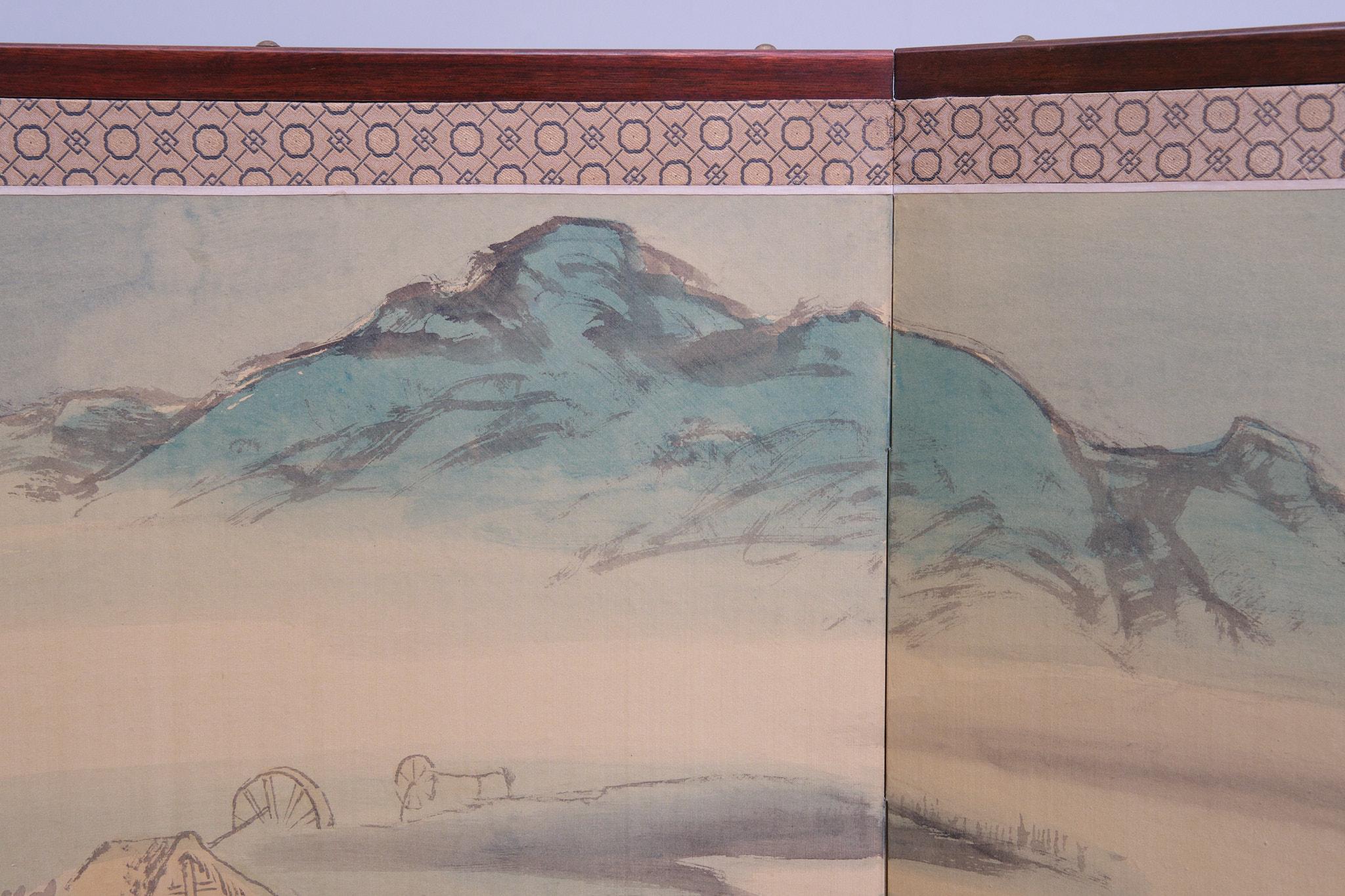4 part folding screen hand painted Japan 1960s    In Good Condition For Sale In Den Haag, NL