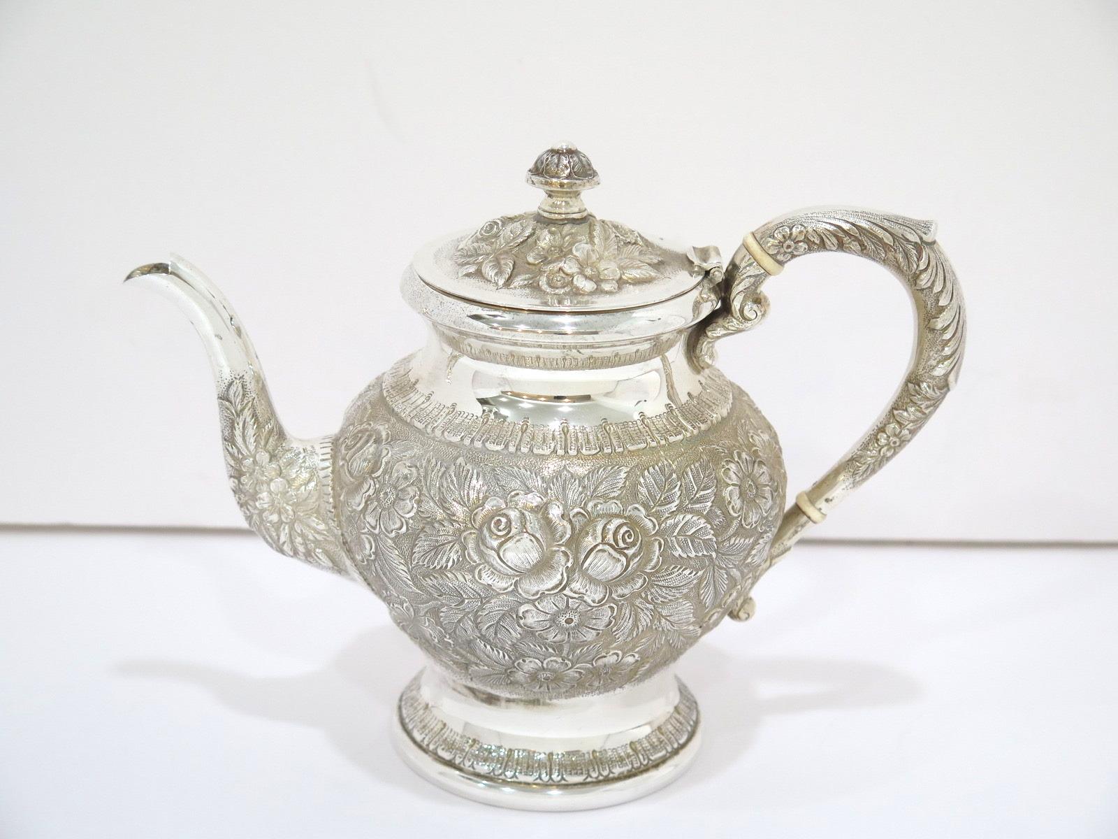 4 Pc Sterling Silver S. Kirk & Son Vintage Floral Repousse Tea / Coffee Service In Good Condition For Sale In Brooklyn, NY