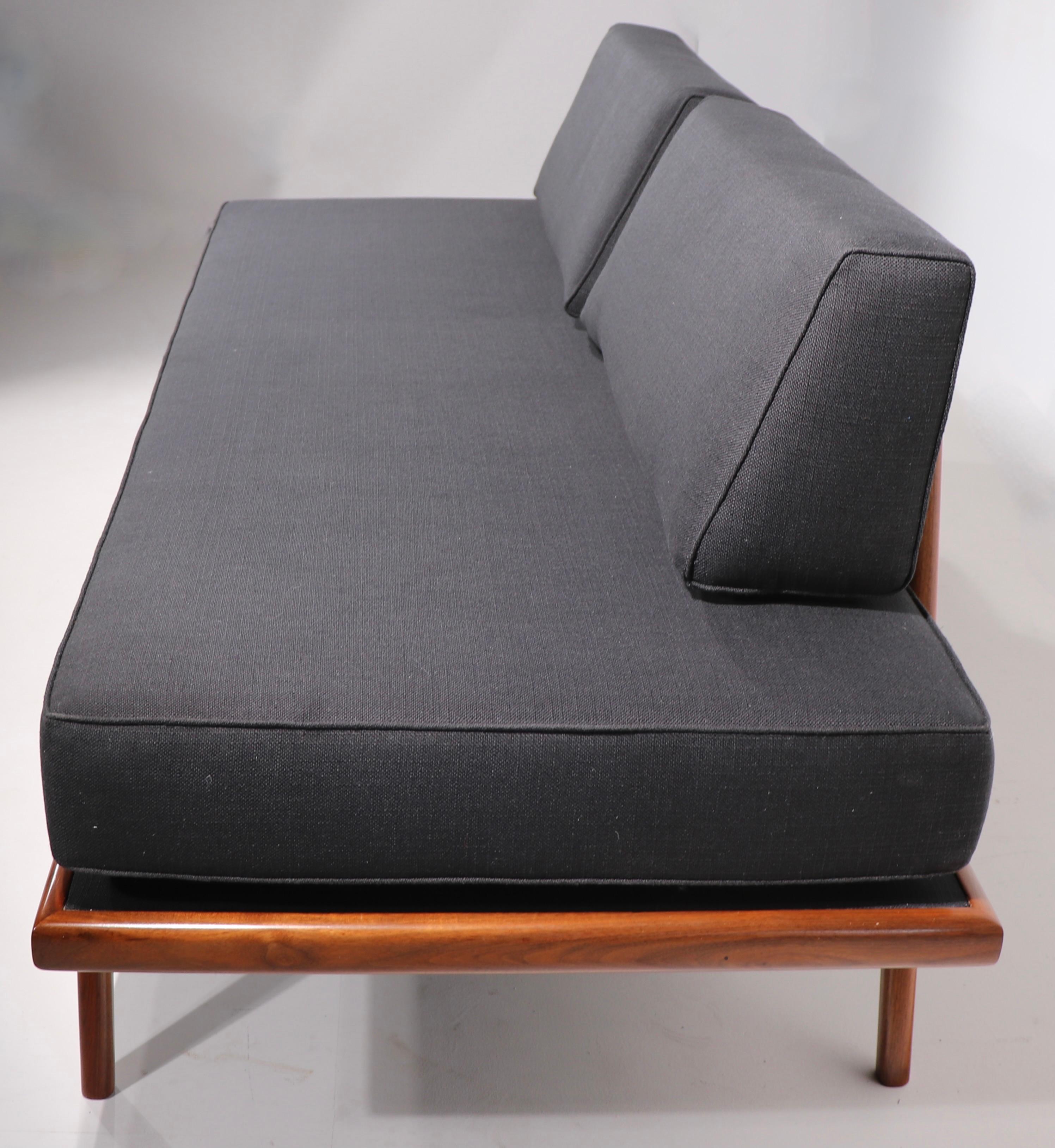 20ième siècle 4 Pc. Suite Mel Simlow Furniture - 2 canapés 1 fauteuil de salon 1 table en vente