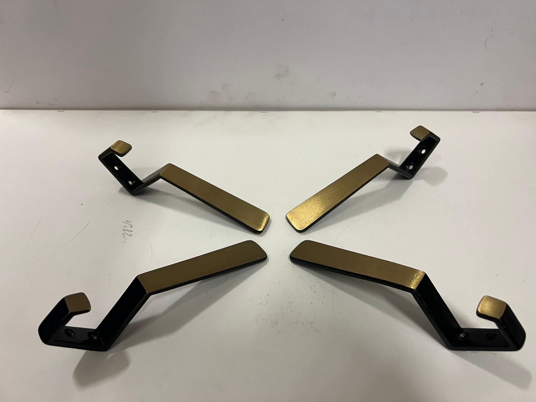 4 Stk. Wandhaken, Messing geschwärzt, Herta Baller (Mitte des 20. Jahrhunderts) im Angebot