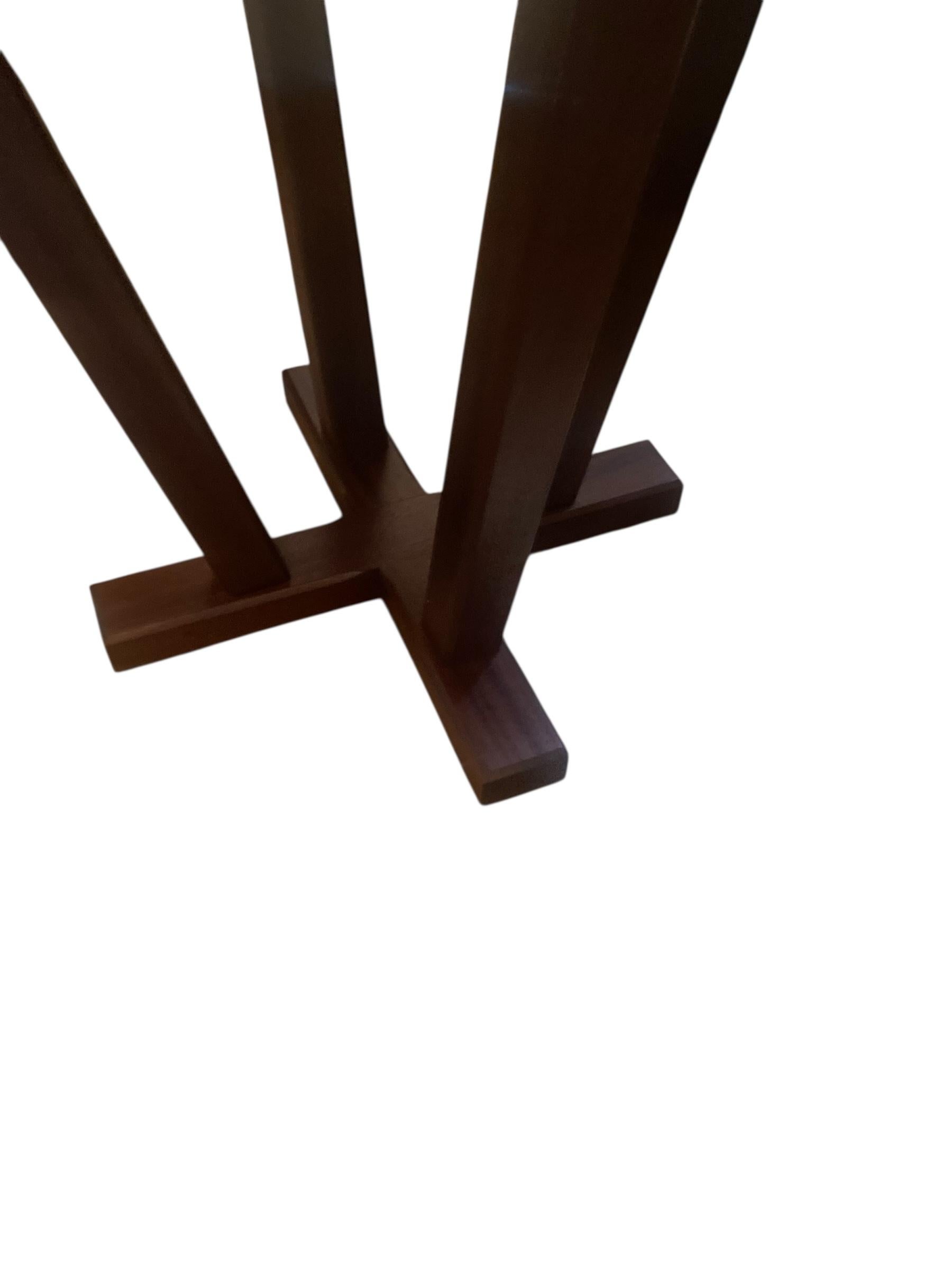 Laqué Table de restaurant ou de salle à manger circulaire en acajou pour 4 personnes en vente