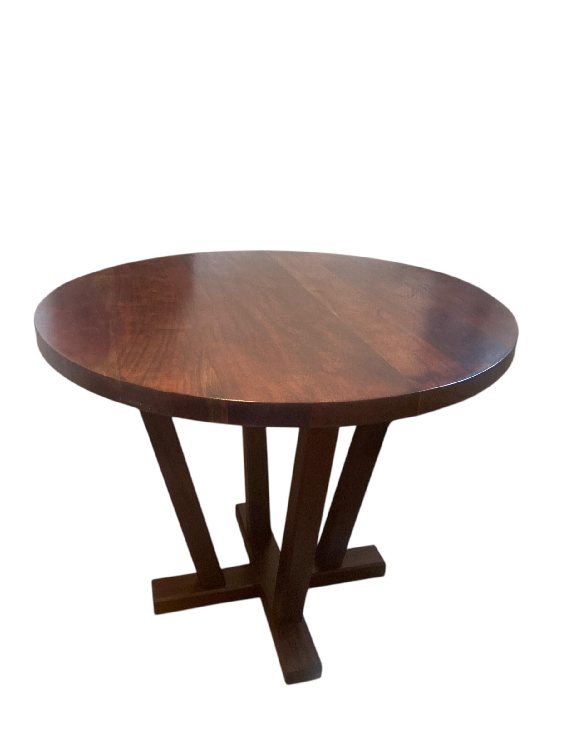 XXIe siècle et contemporain Table de restaurant ou de salle à manger circulaire en acajou pour 4 personnes en vente