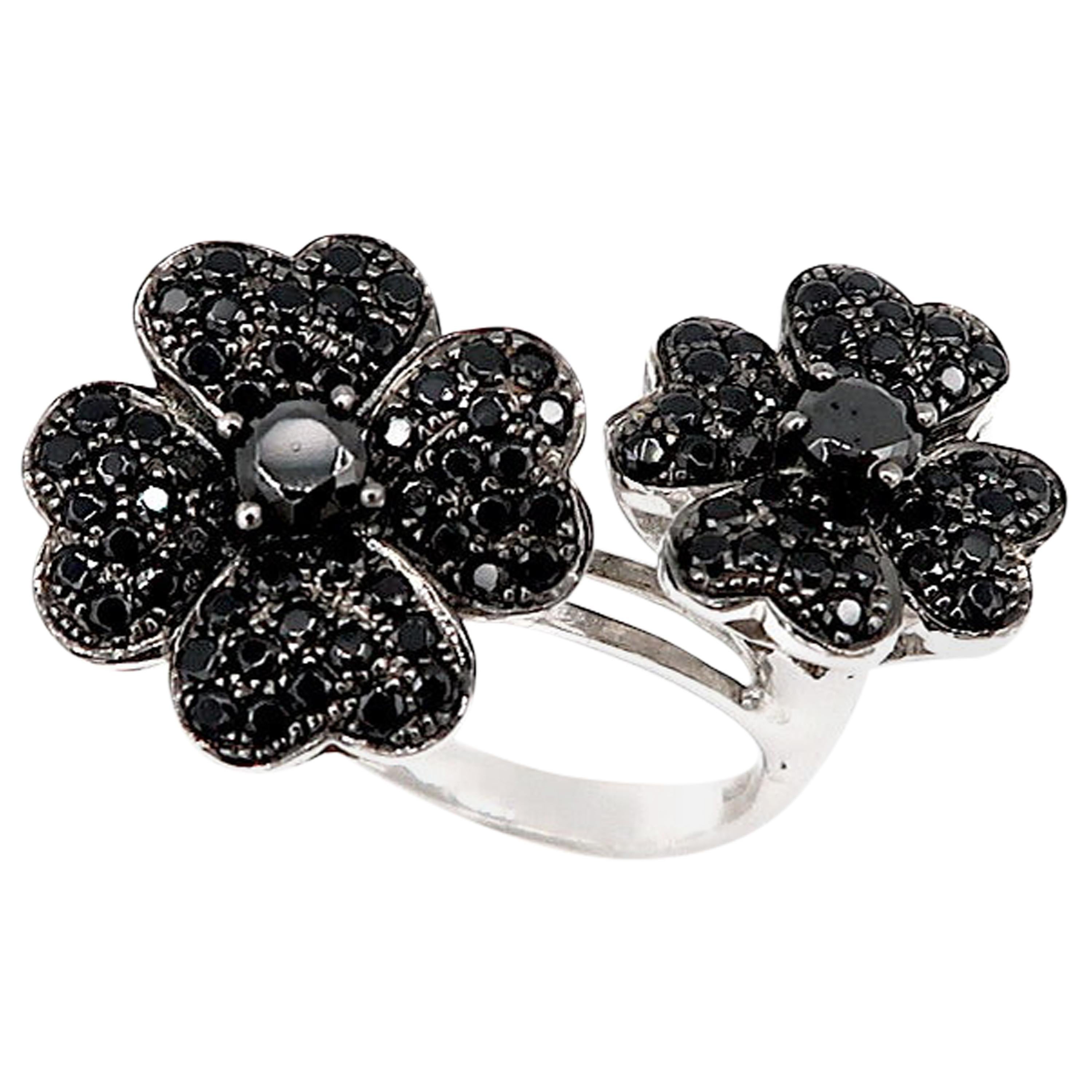 4-Petal Black Diamond Flowers Ring in 18 Karat Gold