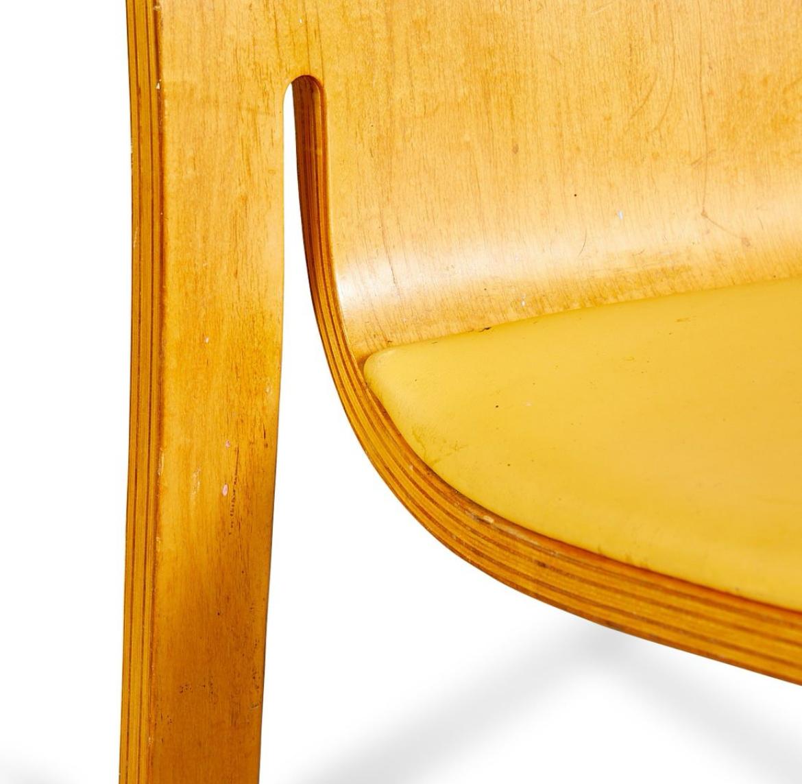 Late 20th Century 4 Peter Danko Design Mid Century Modern Bodyform Chairs Bent Wood For Sale