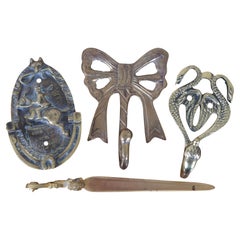 4 Pieces Assorted Brass Letter Opener Coat Hat Hooks Hunt Door Knocker (Ouvre-lettres en laiton) 