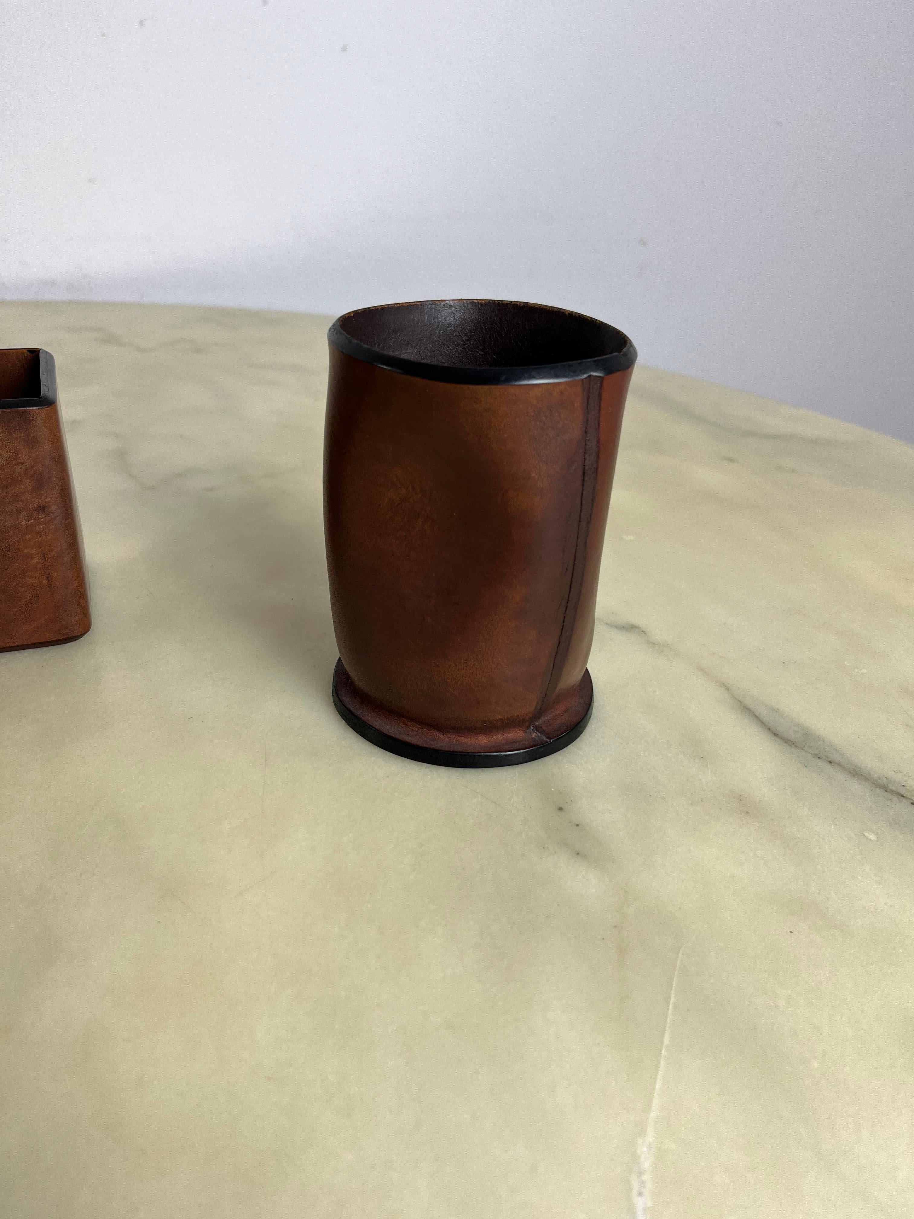 4 Piece Leather Desk Set 1980s In Good Condition For Sale In Palermo, IT