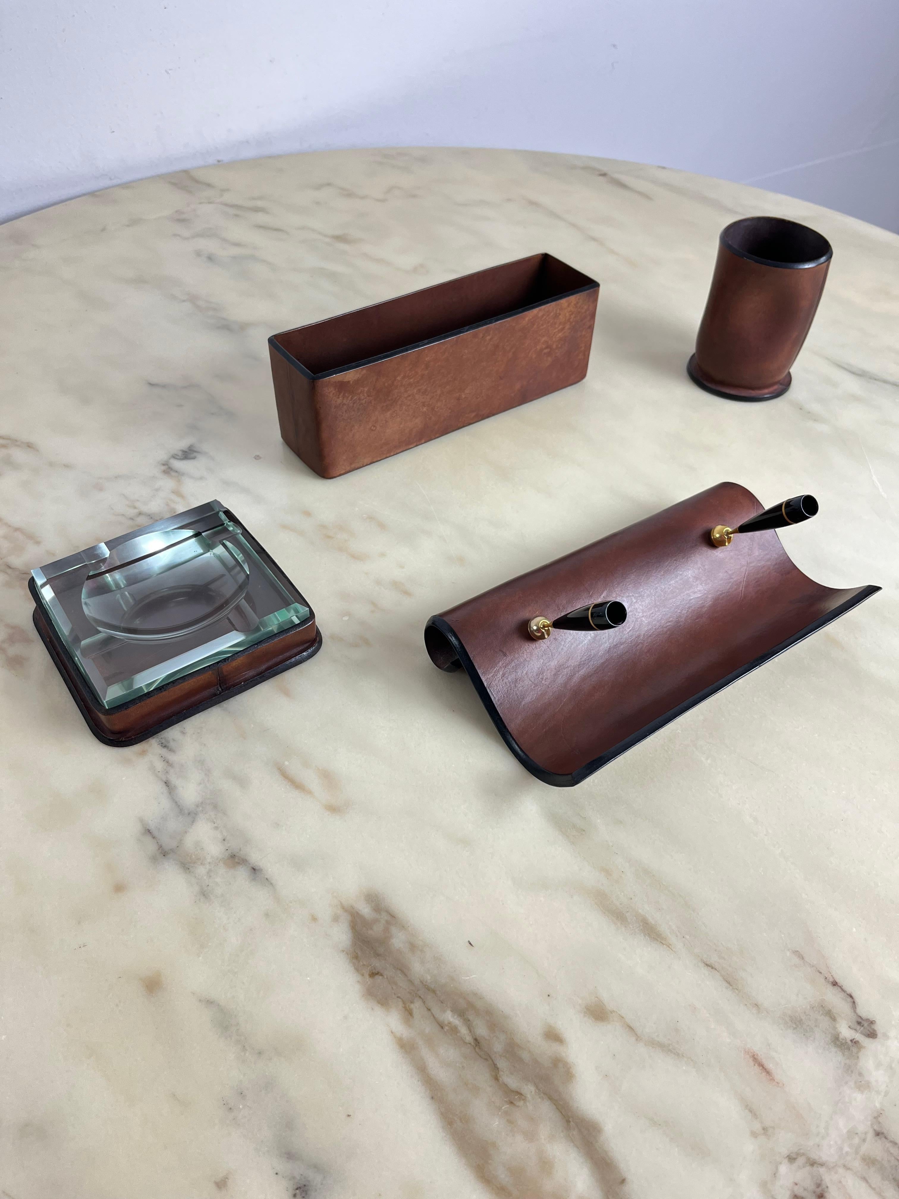 4 Piece Leather Desk Set 1980s For Sale 3