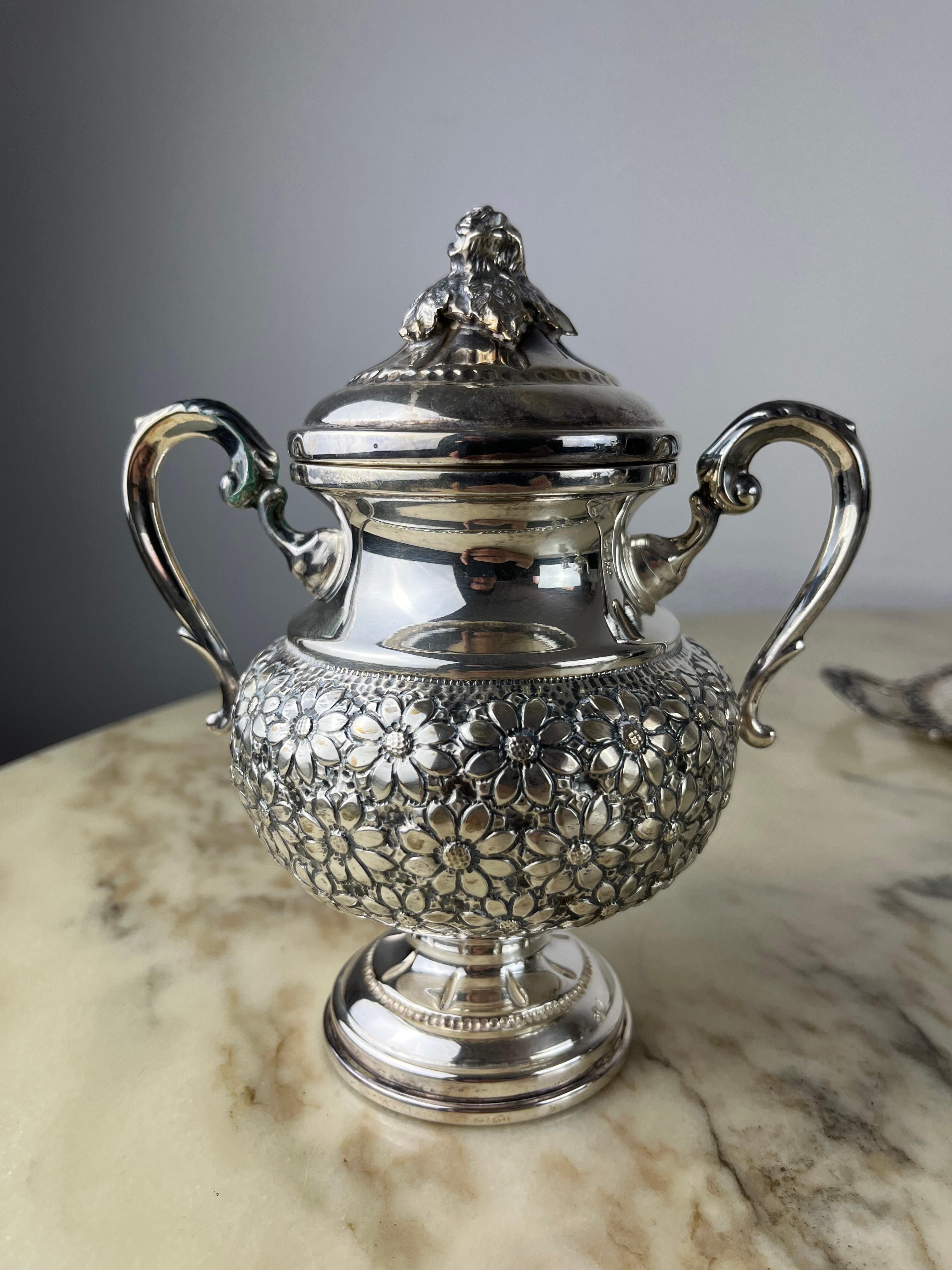 4-Piece Tea and Coffee Service Plus tTay, 800 Silver, Italy, 1980s For Sale 2