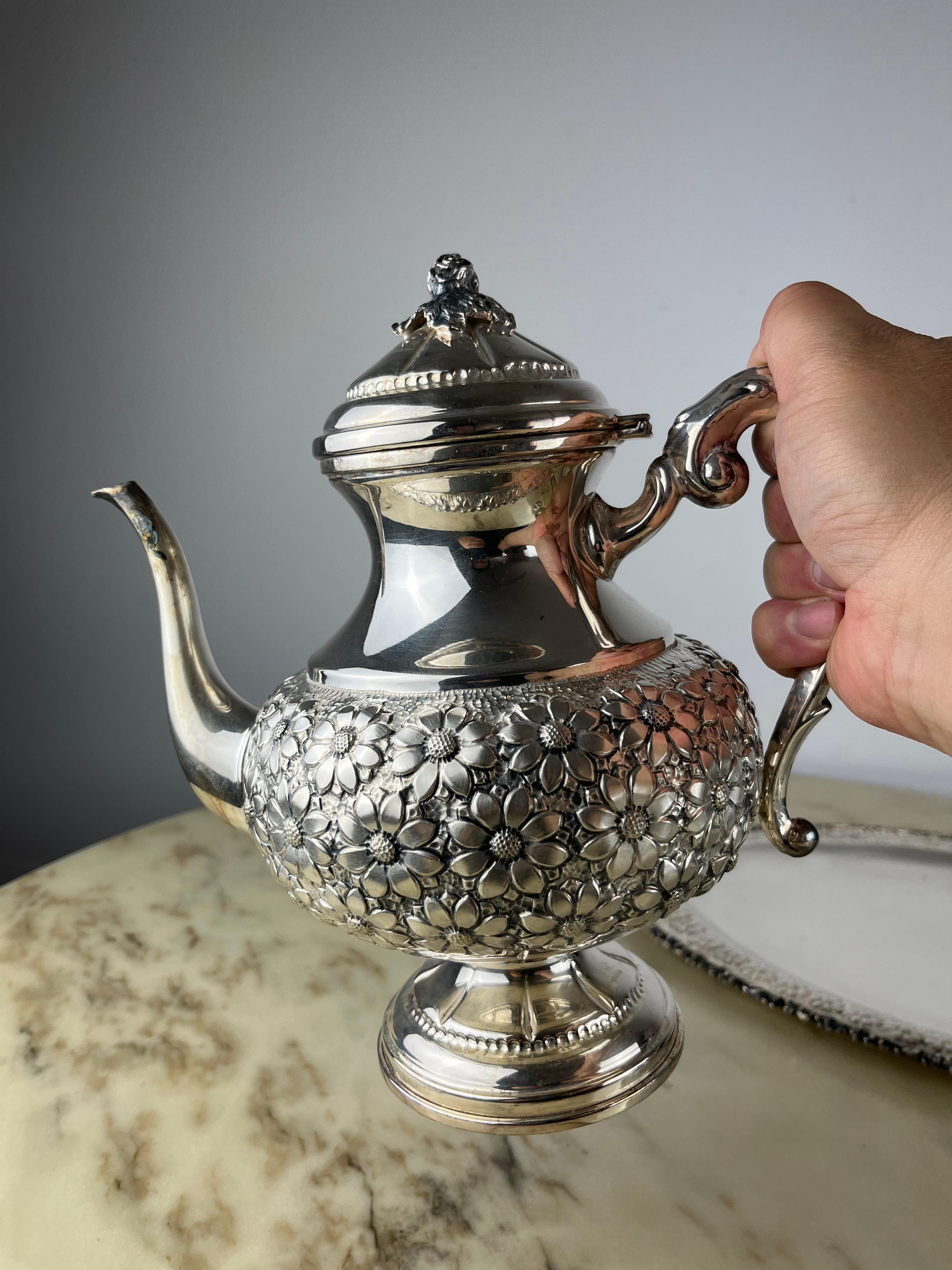 4-Piece Tea and Coffee Service Plus tTay, 800 Silver, Italy, 1980s For Sale 3