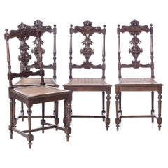 4
Portoghese Chairs, 19th Century in Walnut Wood
4
Portoghese Chairs, 19th Century in Walnut Wood