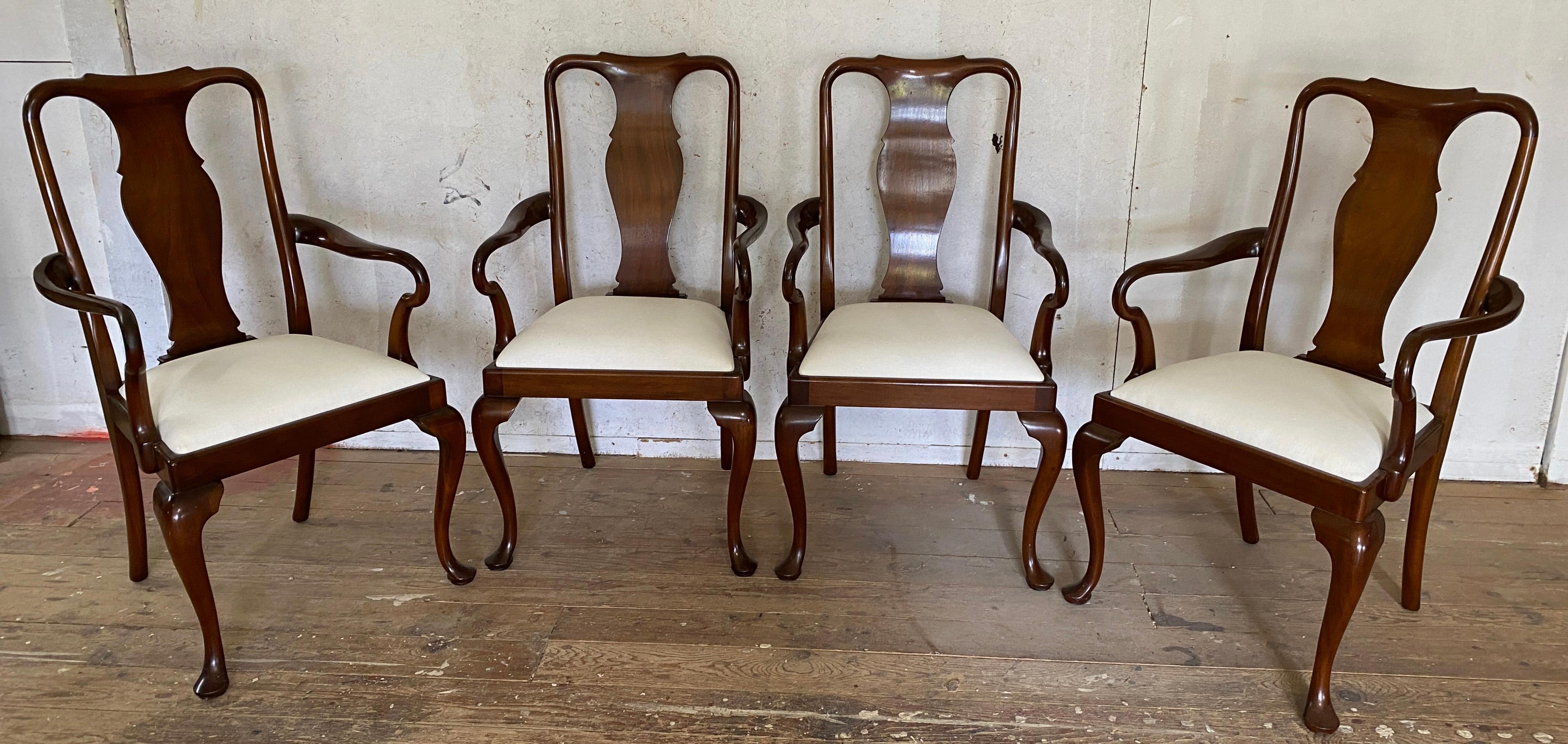 Stained 4 Queen Anne Style Dining Arm Chairs For Sale