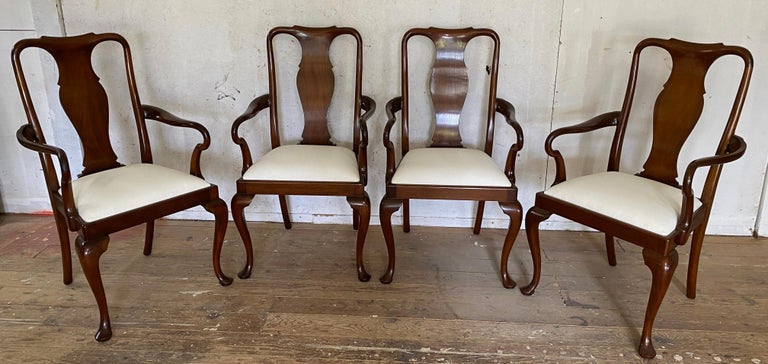 20th Century 4 Queen Anne Style Dining Arm Chairs For Sale