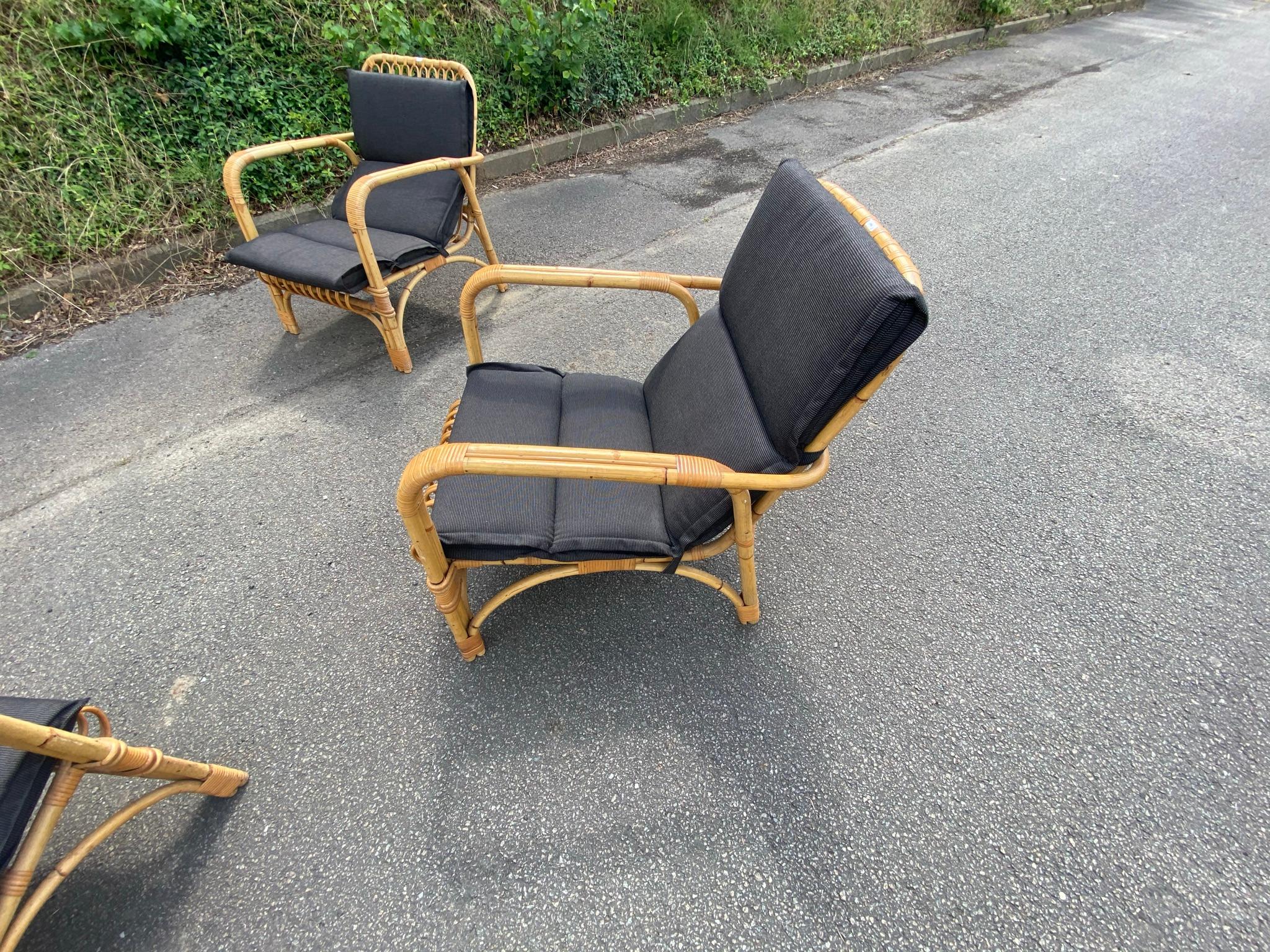 4 fauteuils en rotin et leurs coussins, datant d'environ 1970-1980 Bon état - En vente à Saint-Ouen, FR