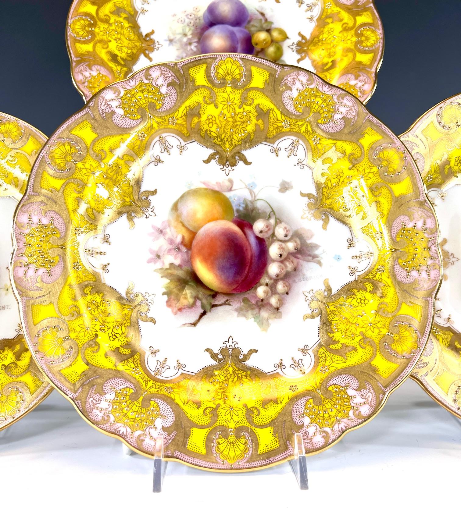 4 piatti da dessert Royal Worcester dipinti a mano con frutta, firmati dall'artista Sebright in vendita 3