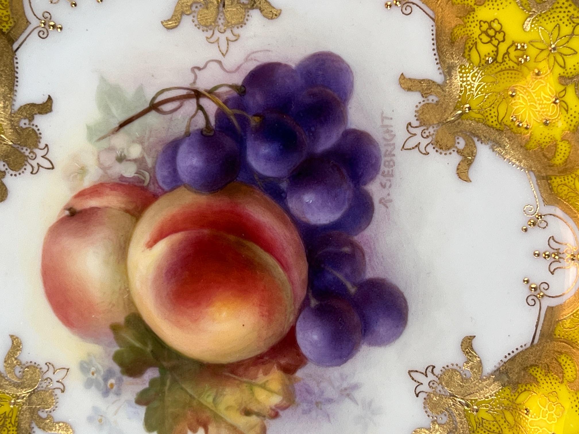 Inglese 4 piatti da dessert Royal Worcester dipinti a mano con frutta, firmati dall'artista Sebright in vendita