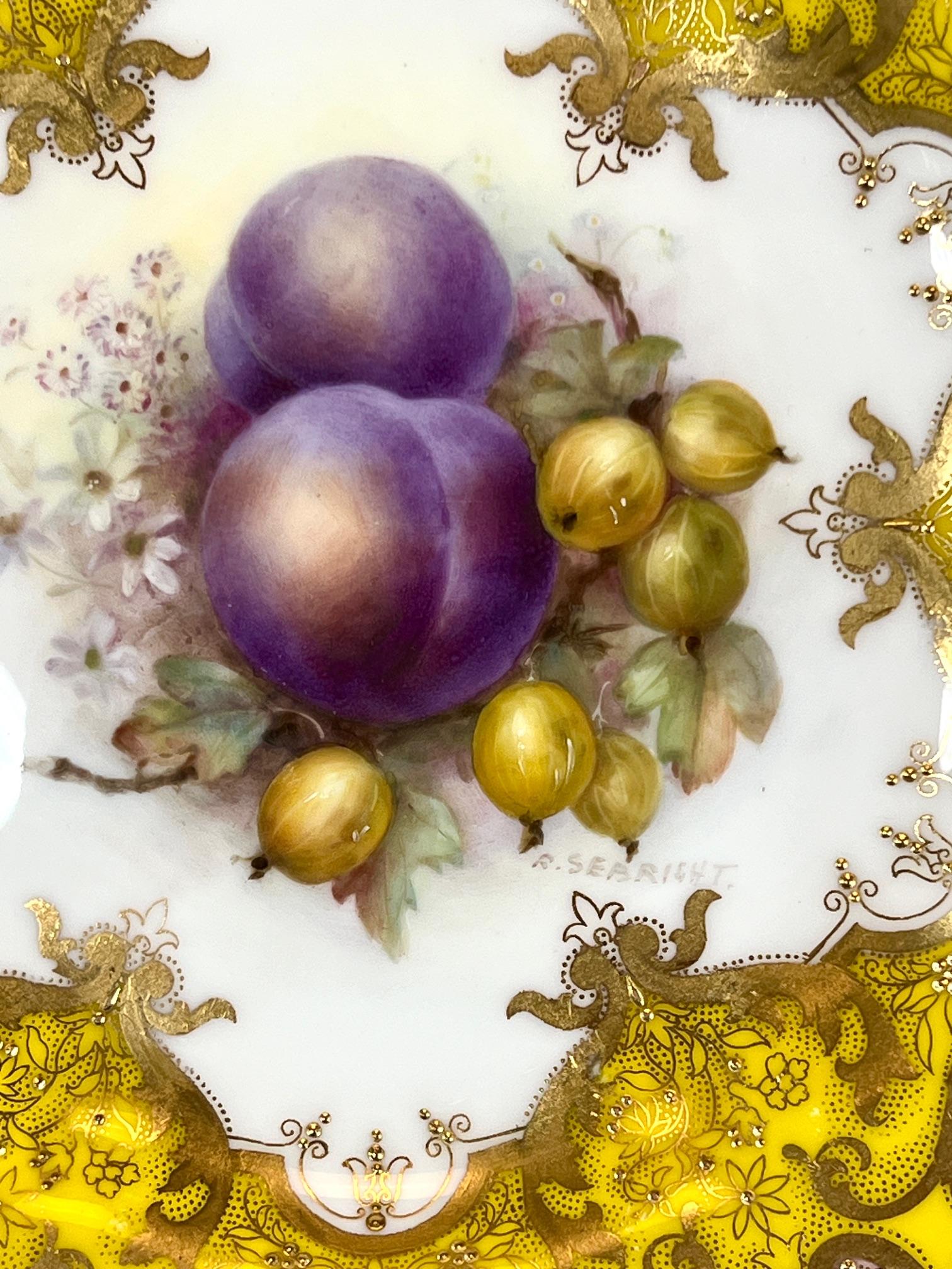4 piatti da dessert Royal Worcester dipinti a mano con frutta, firmati dall'artista Sebright In condizioni buone in vendita a Great Barrington, MA