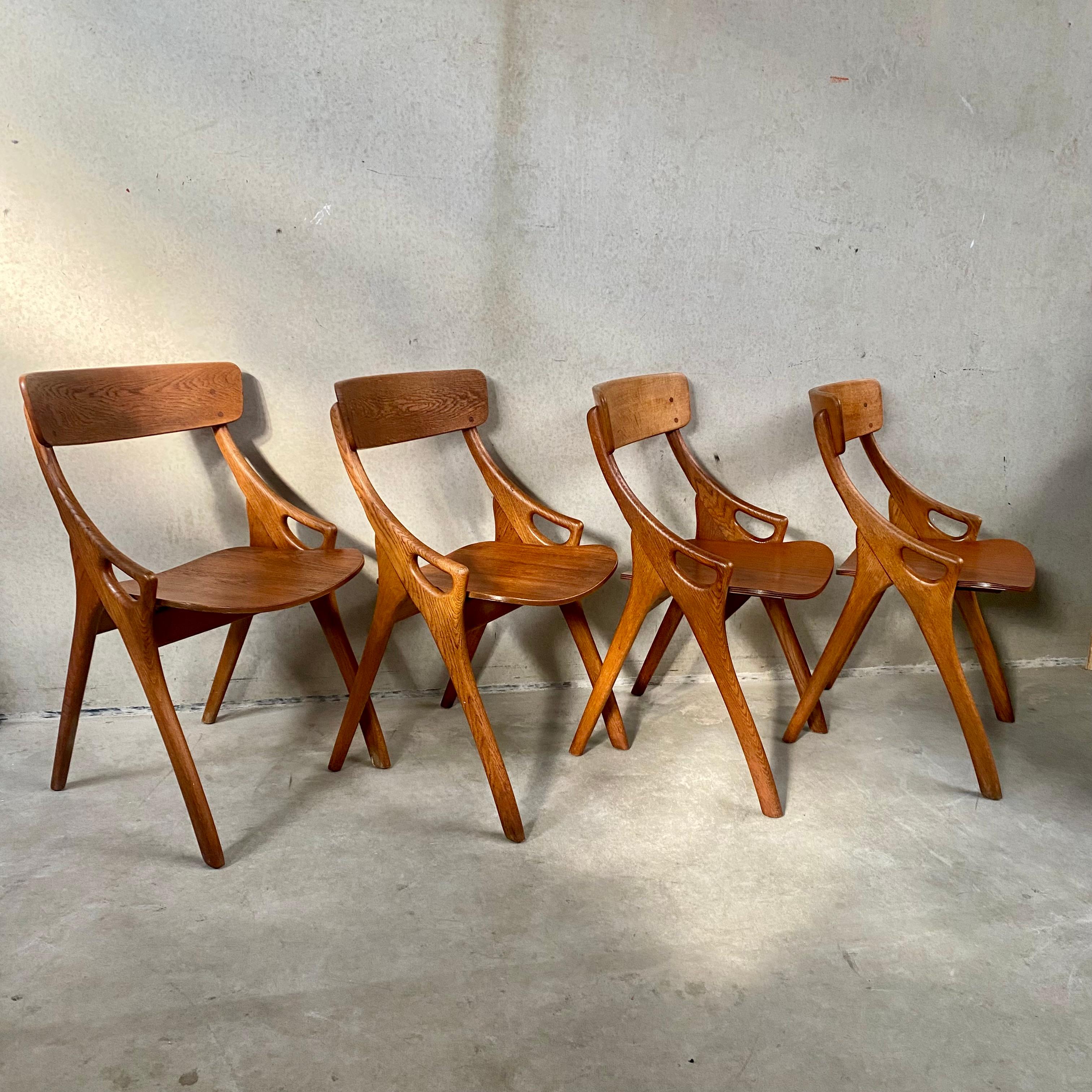4 Rustic Oak Arne Hovmand Olsen Dining Chairs for Mogens Kold Mobelfabrik 1950 For Sale 11