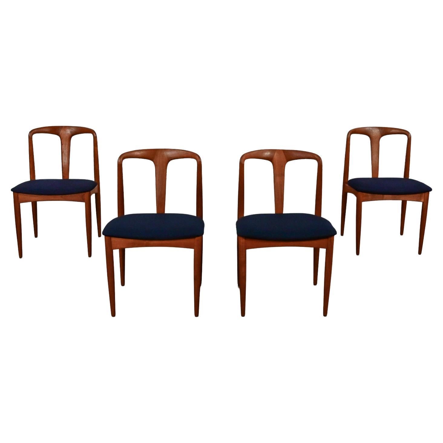 4 Scandinavian Modern Teak Juliane Dining Chairs Attributed to Johannes Andersen For Sale