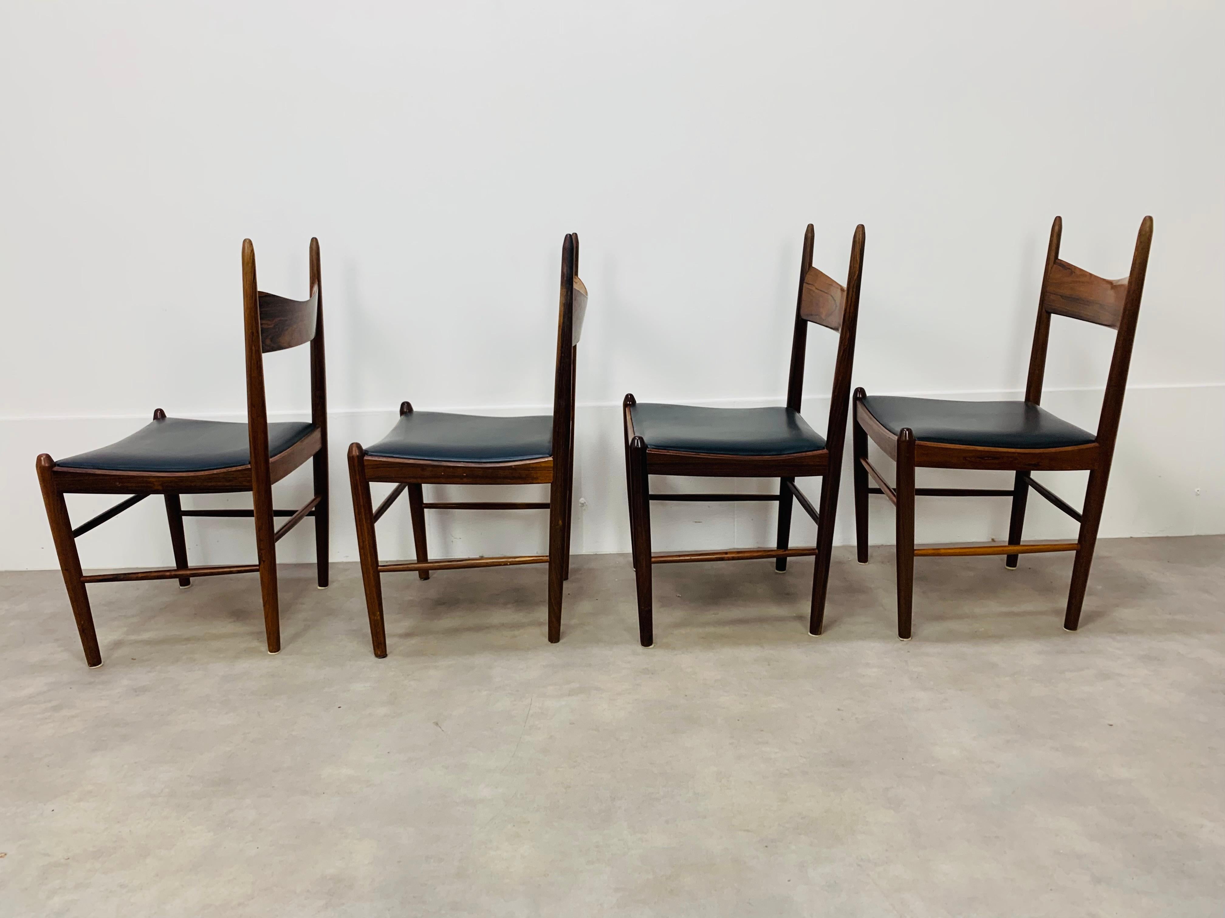 4 Scandinavian Rosewood Chairs by Vestervig Eriksen for Tomborg, 1960 In Good Condition For Sale In BELFORT, FR
