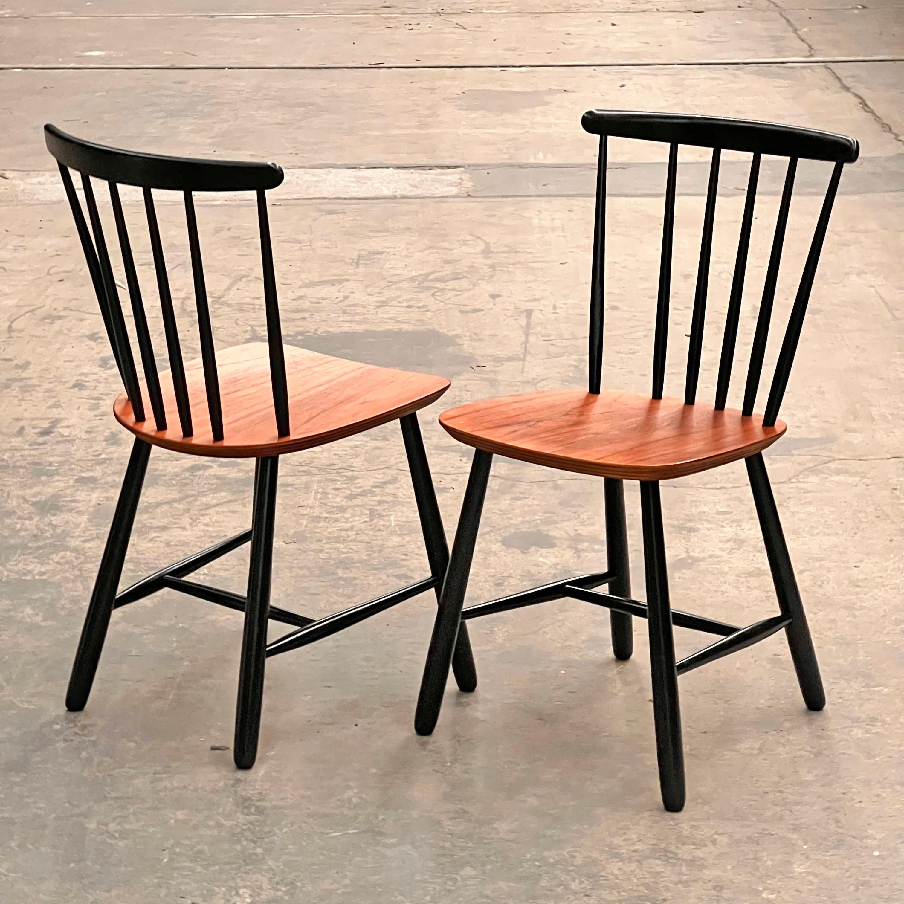 4 scandinavian vintage chairs Denmark in the 1960s ilmari Tapiovaara style (20. Jahrhundert) im Angebot