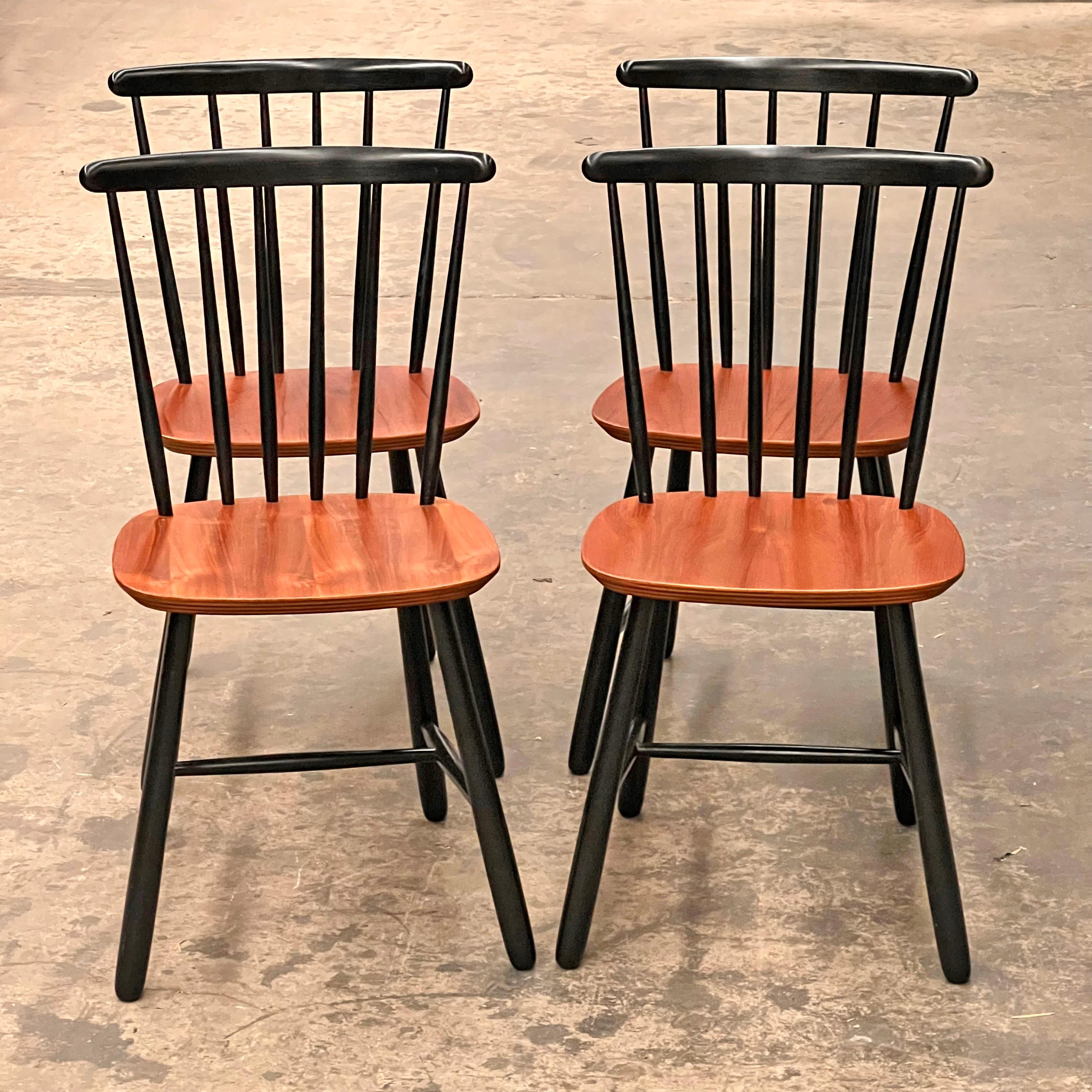 4 scandinavian vintage chairs Denmark in the 1960s ilmari Tapiovaara style (Holz) im Angebot
