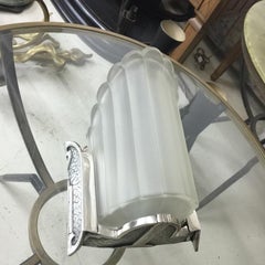 2 appliques en bronze et verre plaqué argent, France, 1930, style Art déco