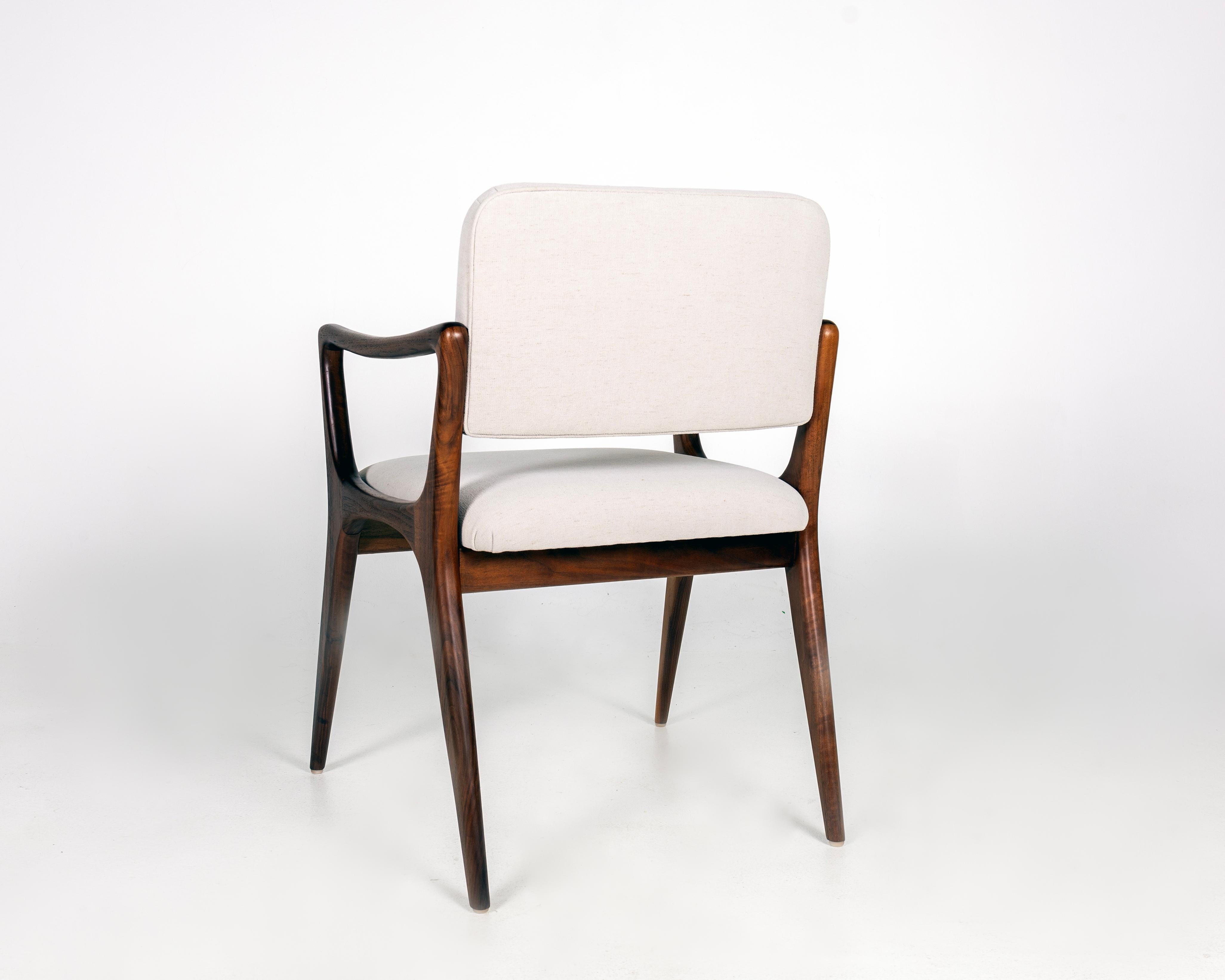 Américain 4 fauteuils de salle à manger sculpturaux dans le style de Gio Ponti Noyer en vente