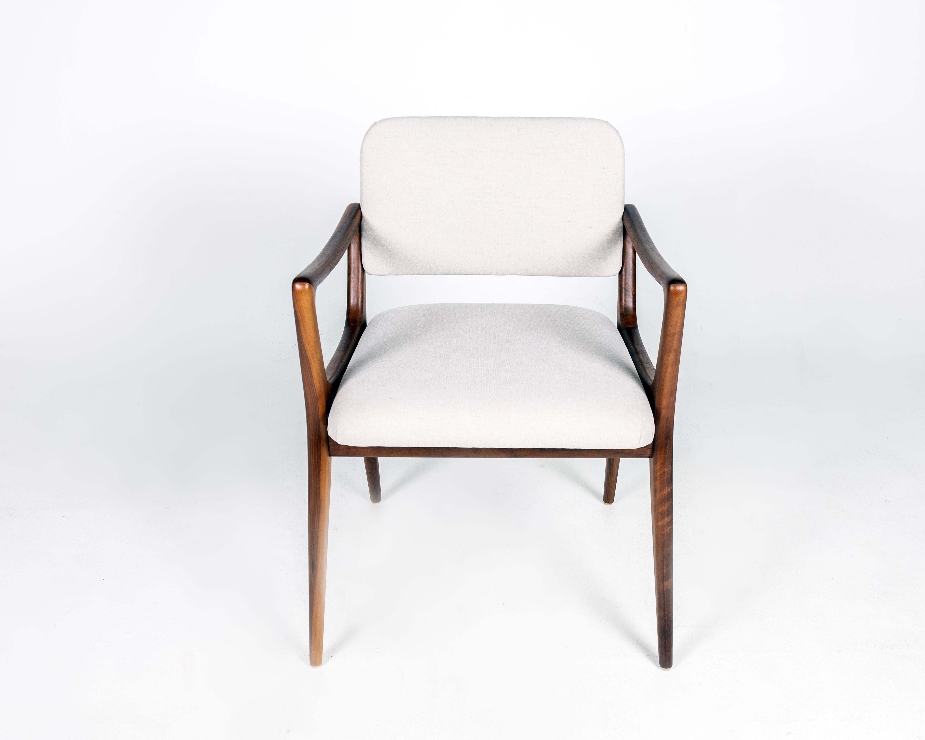 4 fauteuils de salle à manger sculpturaux dans le style de Gio Ponti Noyer Excellent état - En vente à Miami, FL