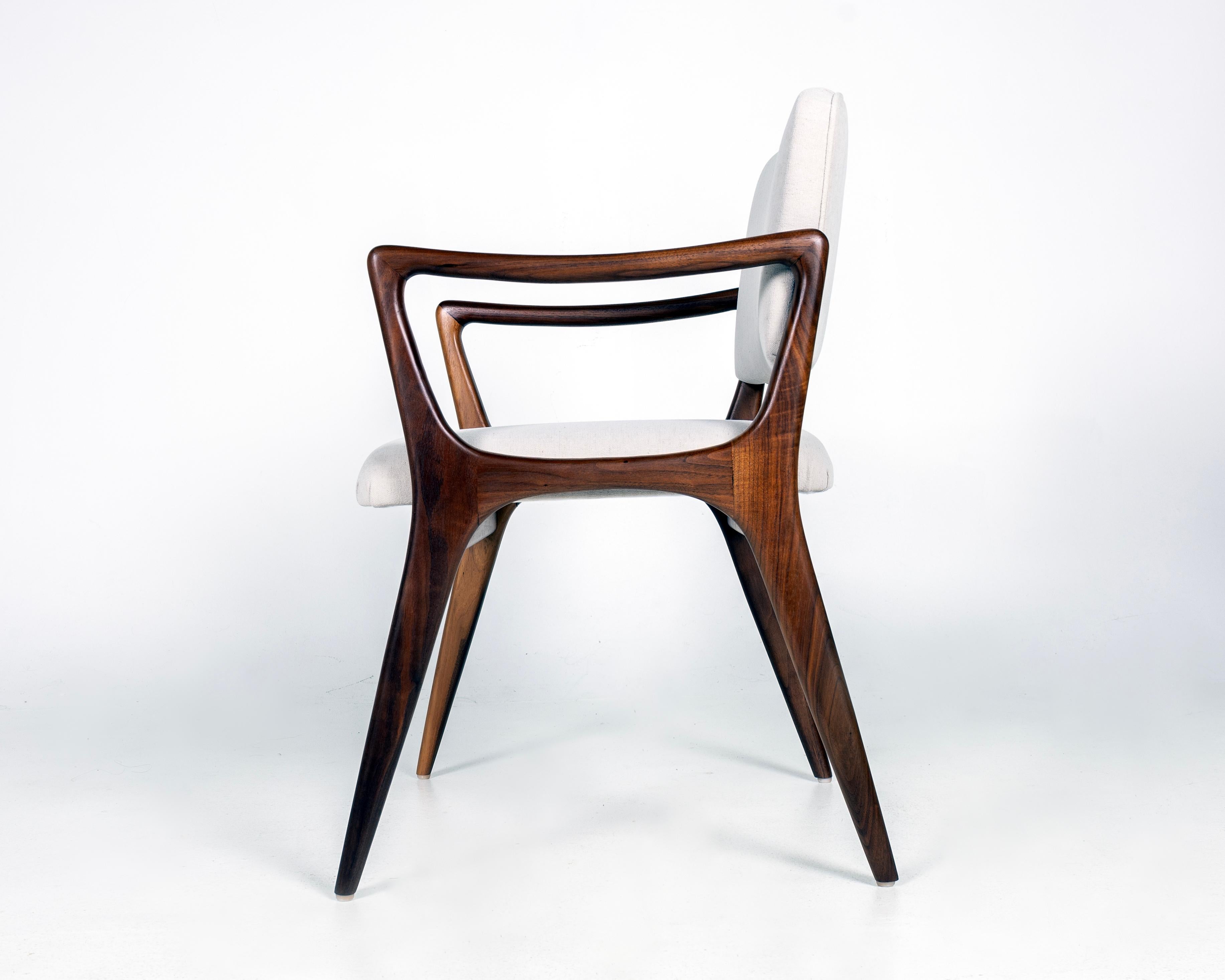 XXIe siècle et contemporain 4 fauteuils de salle à manger sculpturaux dans le style de Gio Ponti Noyer en vente