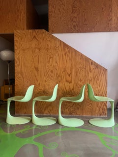 4 fiberglass chairs made in Italy design Rudi Bonzanini for Tecnosalotto