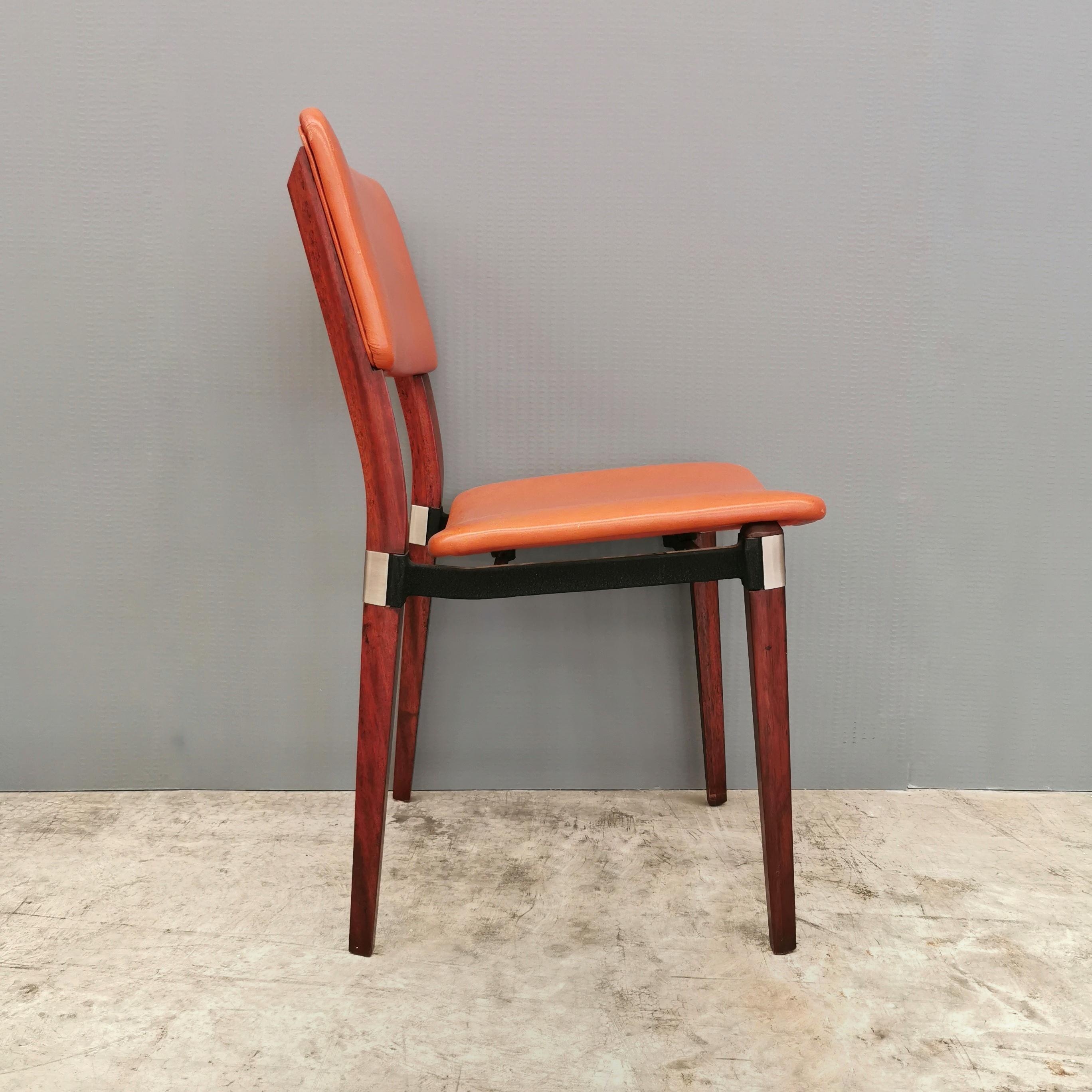 4 Stühle Holz und Leder S82 Eugenio Gerli für Tecno 1960er Jahre im Zustand „Hervorragend“ im Angebot in Milano, MI