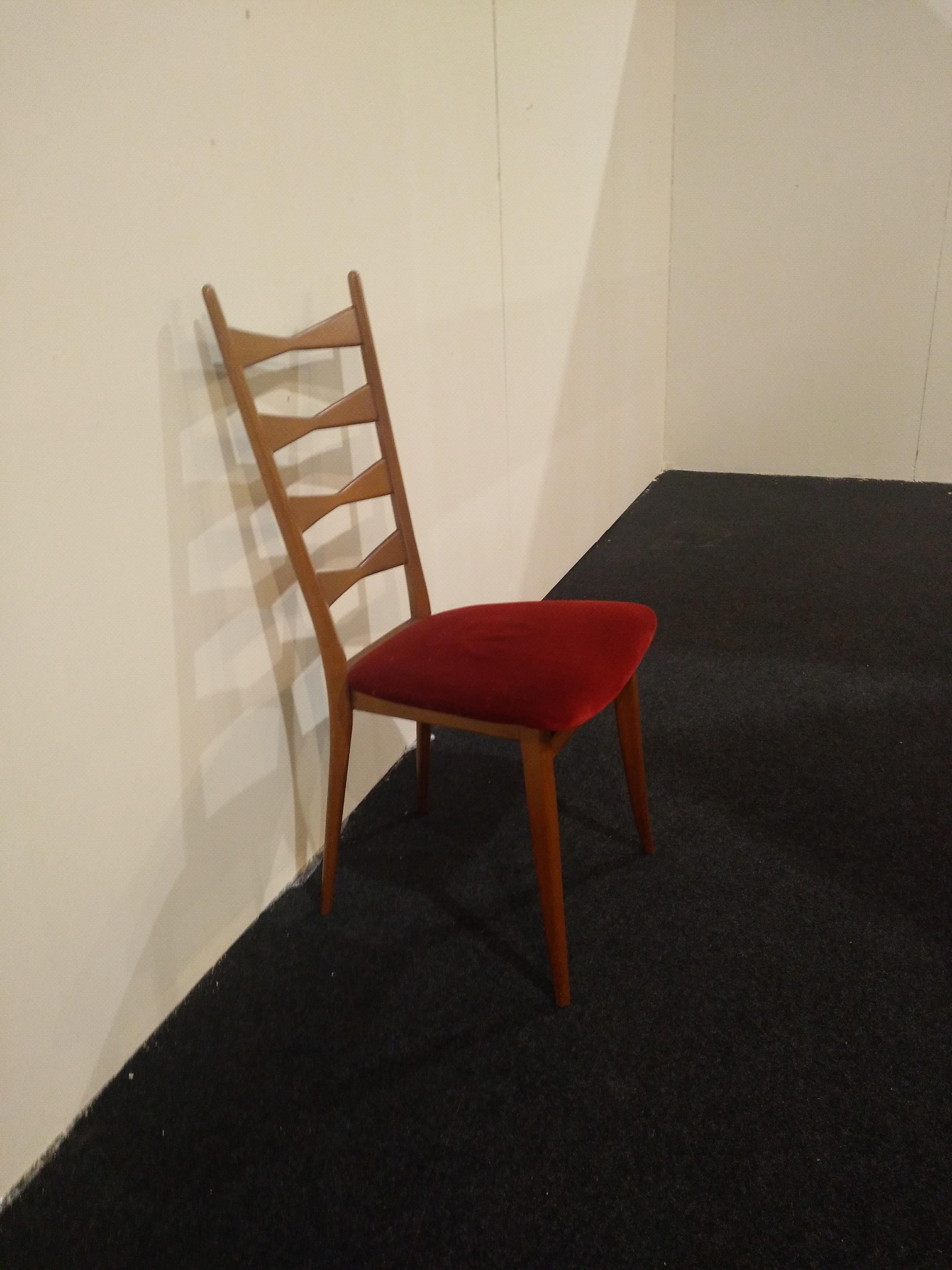 4 Mid-Century Modern Chairs  In Good Condition For Sale In Lucca, IT
