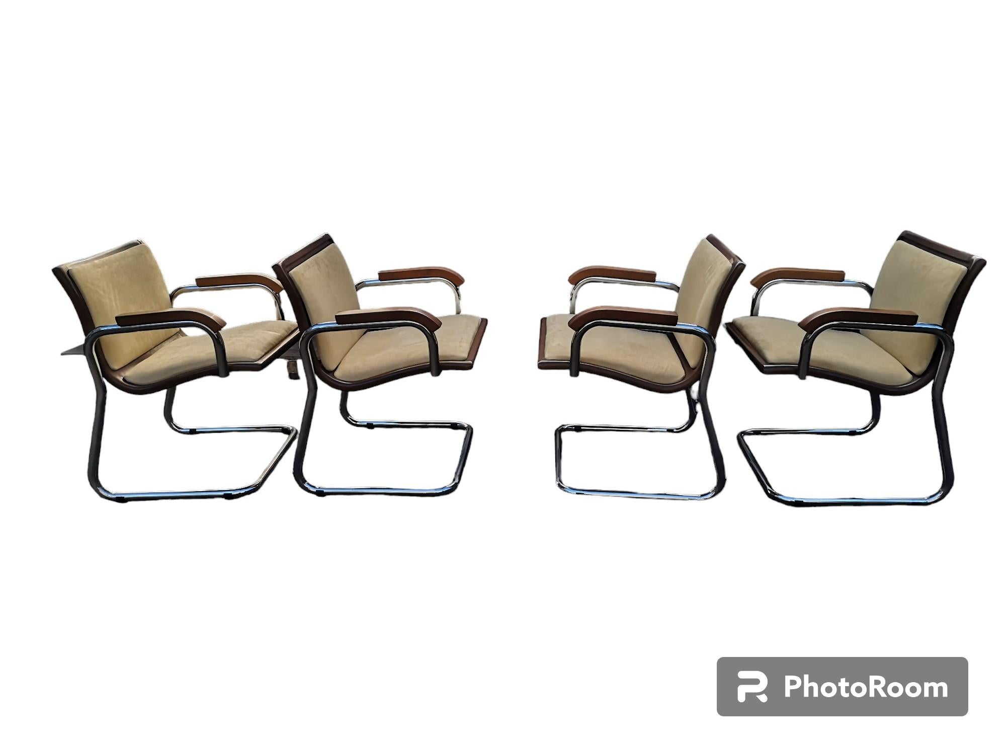 4 chaises vintage en bois, acier et tissu Alcantara des années 1970 en vente 2