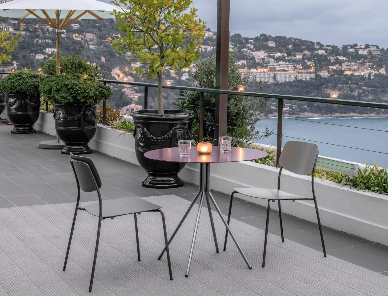 Swiss 4-Set Aubergine/Wine, Felber C18 Purple Dining Chairs by Dietiker