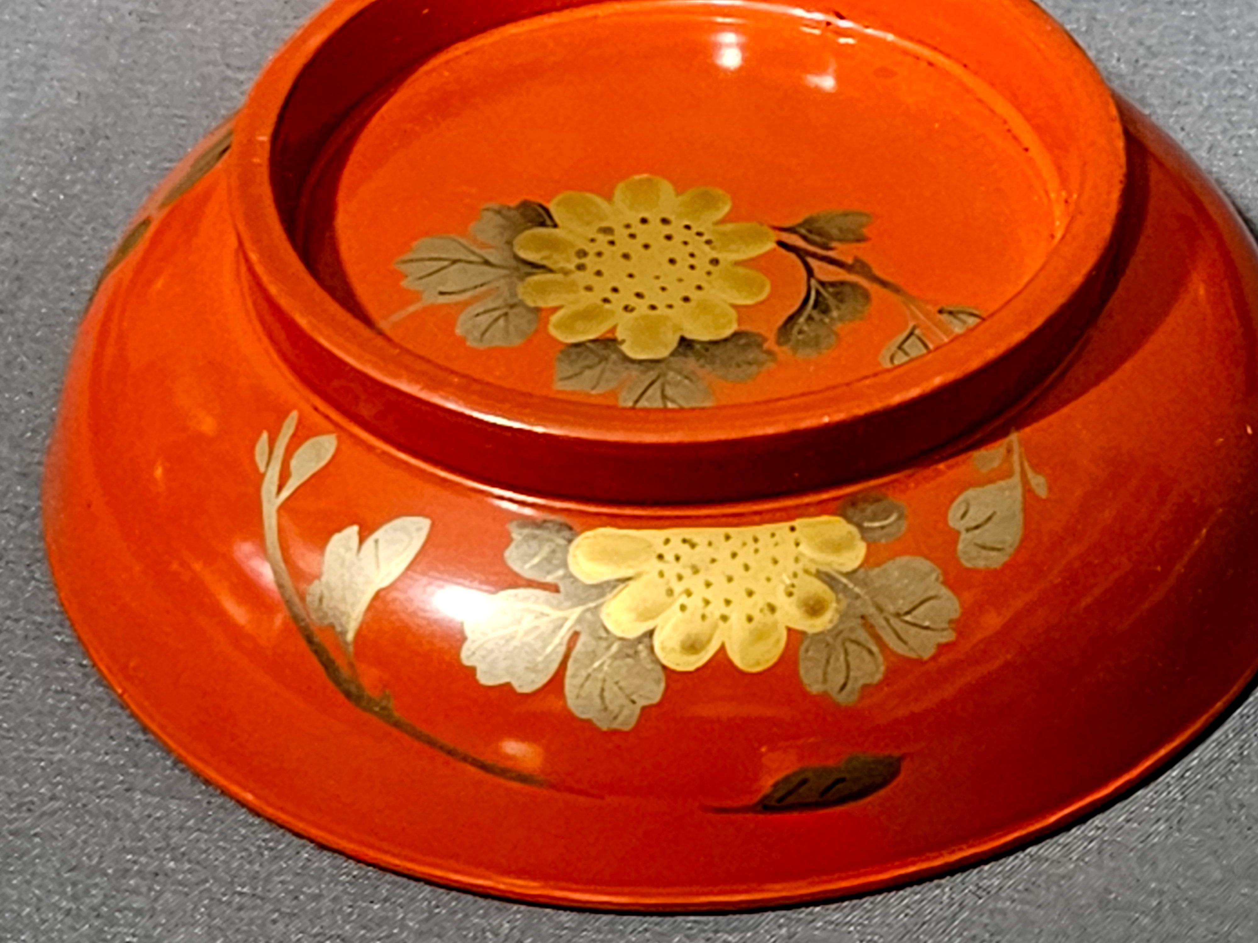 Japanese Gilt Lidded Rice Lacquer Bowls w/ Covers & Trays, Signed 19 Century For Sale 6
