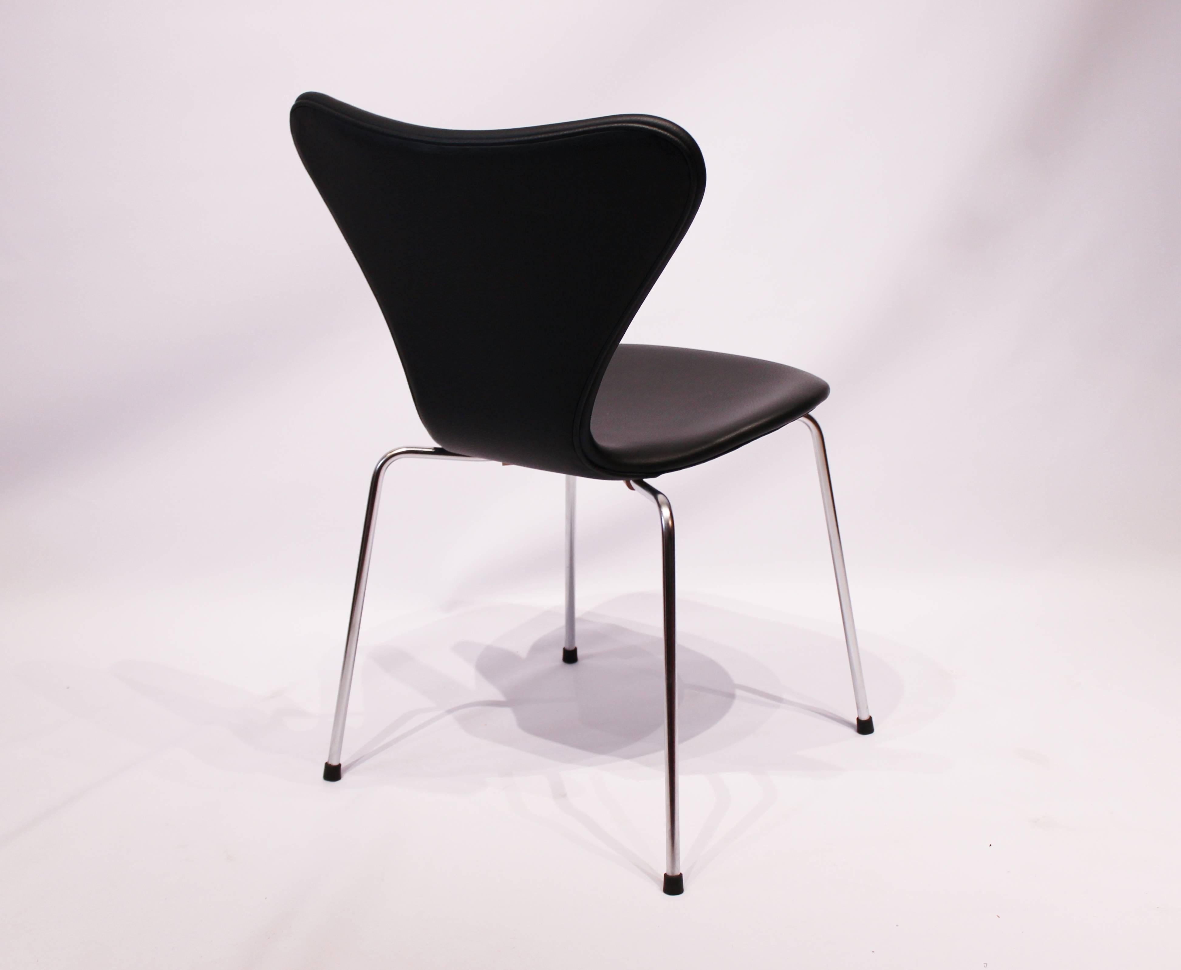 Danish Four Seven Chairs Model 3107, in Black Leather by Arne Jacobsen and Fritz Hansen
