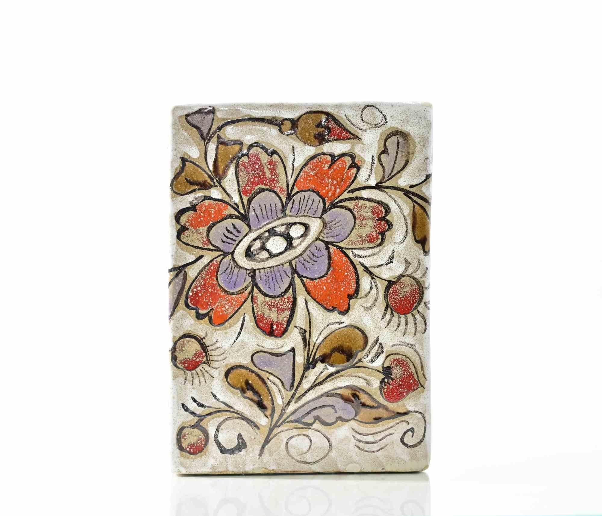 Mid-century rectangular pocket vase realized by Elio Schiavon.

Hand painted on 4 sides.

Excellent condition.
