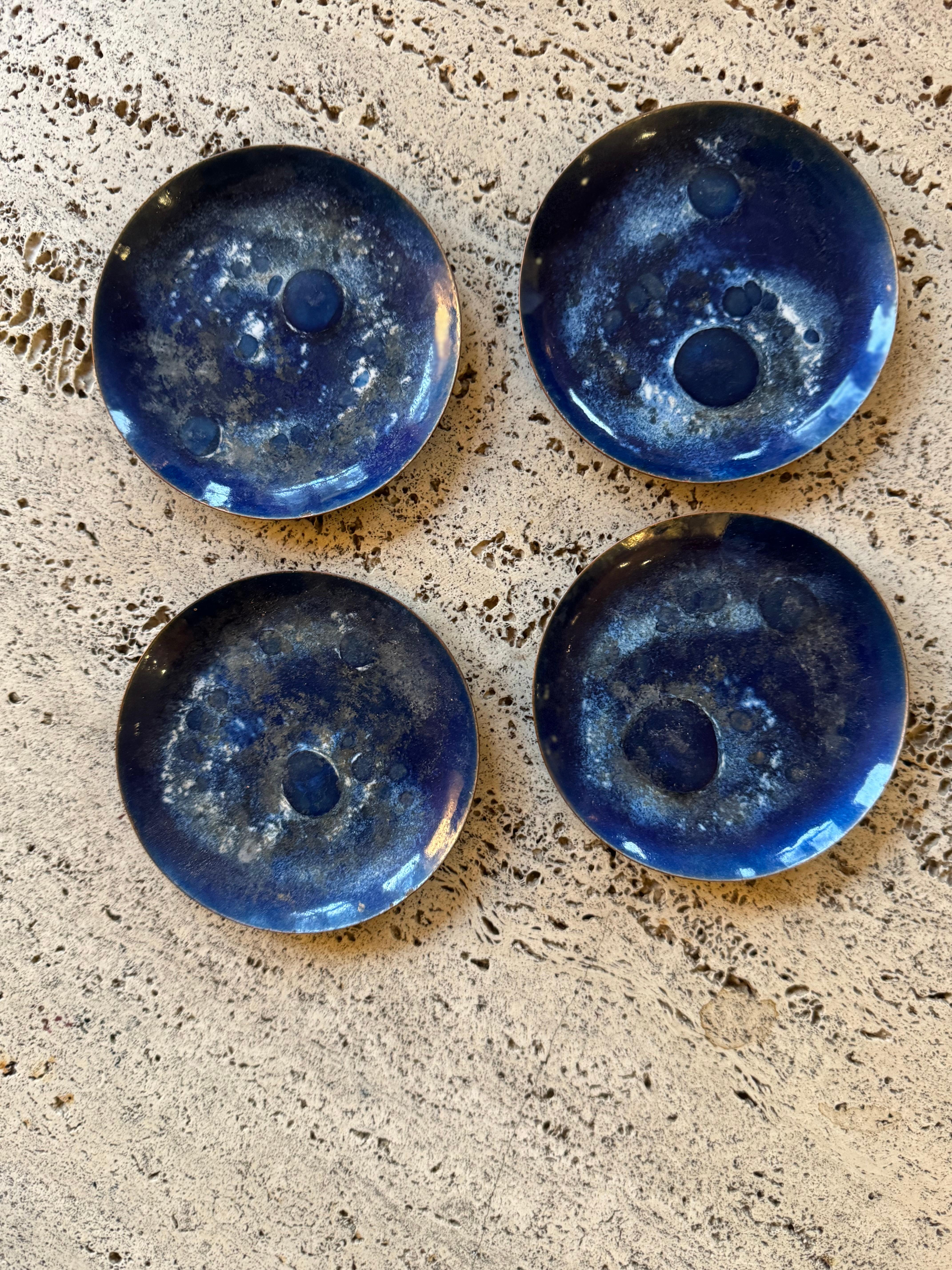 4 platos pequeños de esmalte azul en Bueno estado para la venta en London, GB