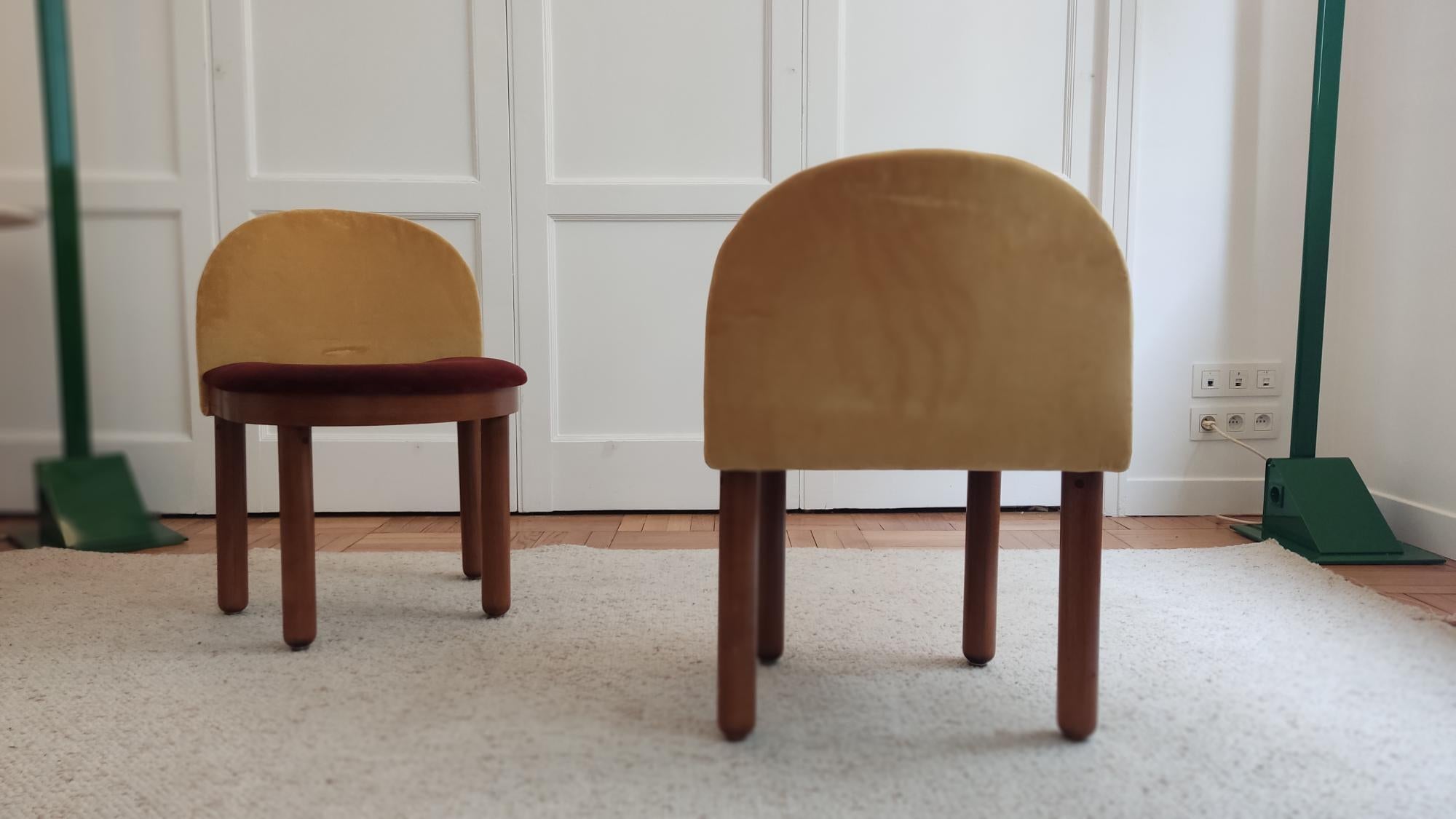 Italian 4 small chairs wood and velvet