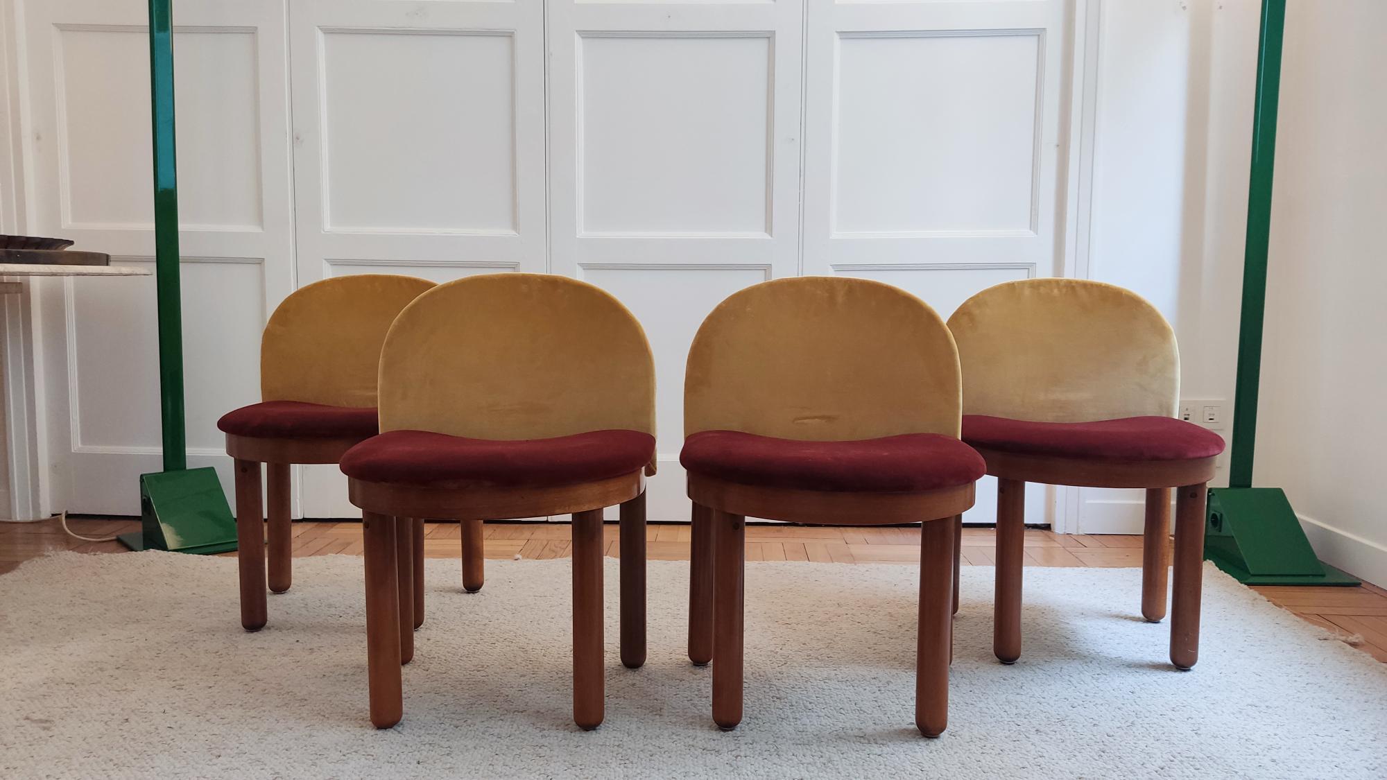 4 small chairs wood and velvet 2