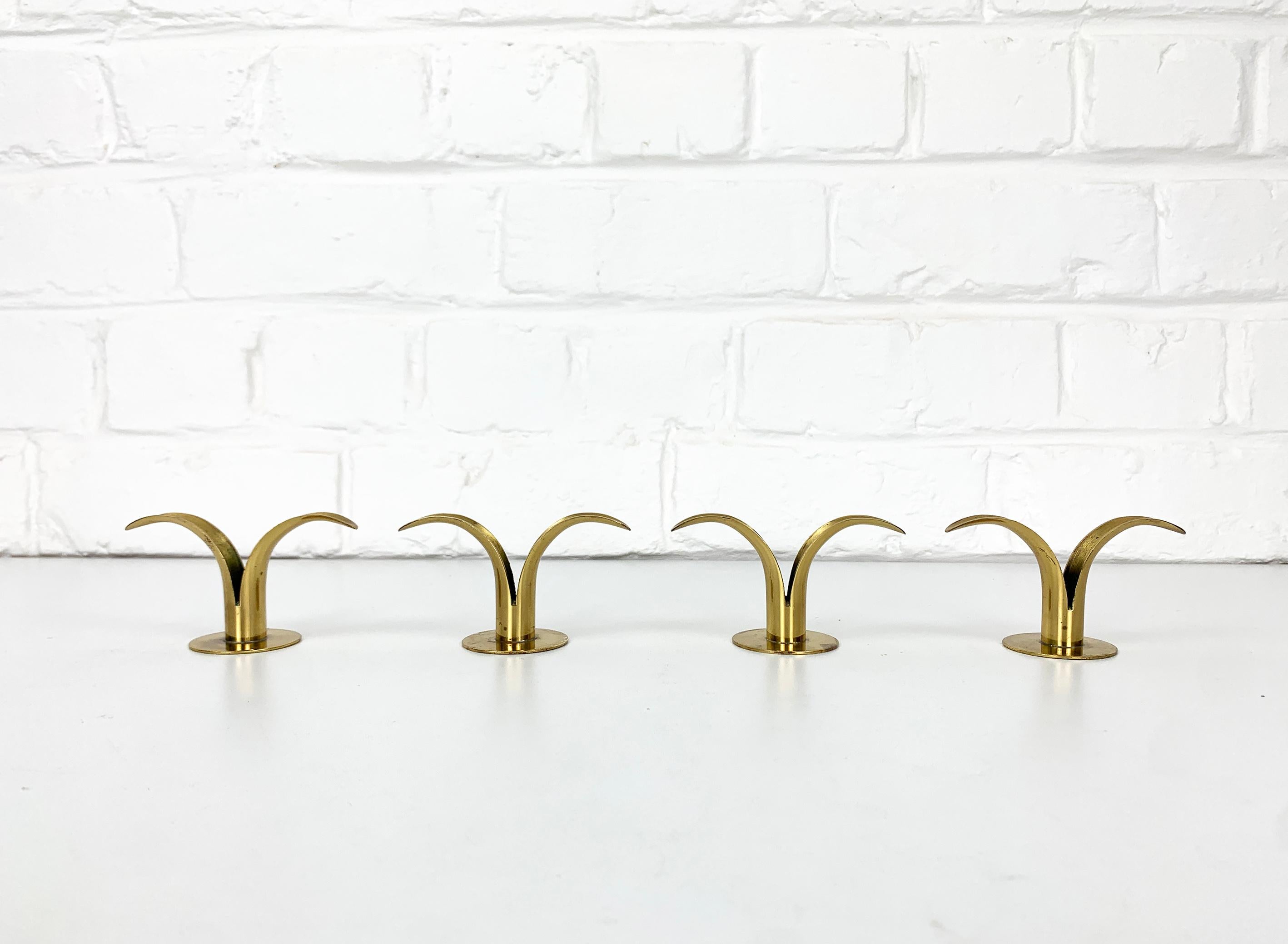 4 Small Mid-Century Brass Model Lily Candleholders from Lbe Konst, Ystad, Sweden In Good Condition For Sale In Vorst, BE