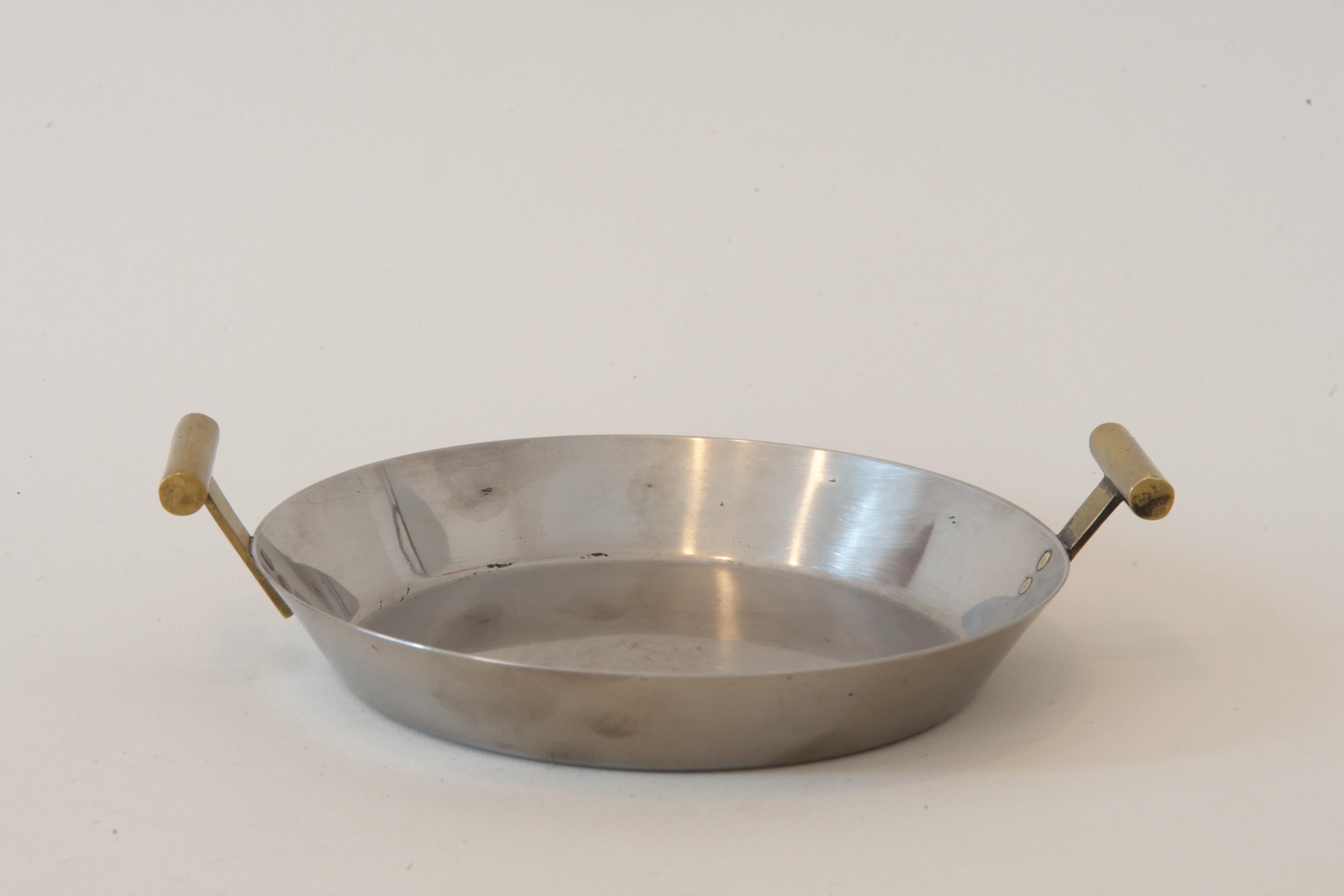 Mid-20th Century 4 Small Pans with a Wooden Rack For Sale