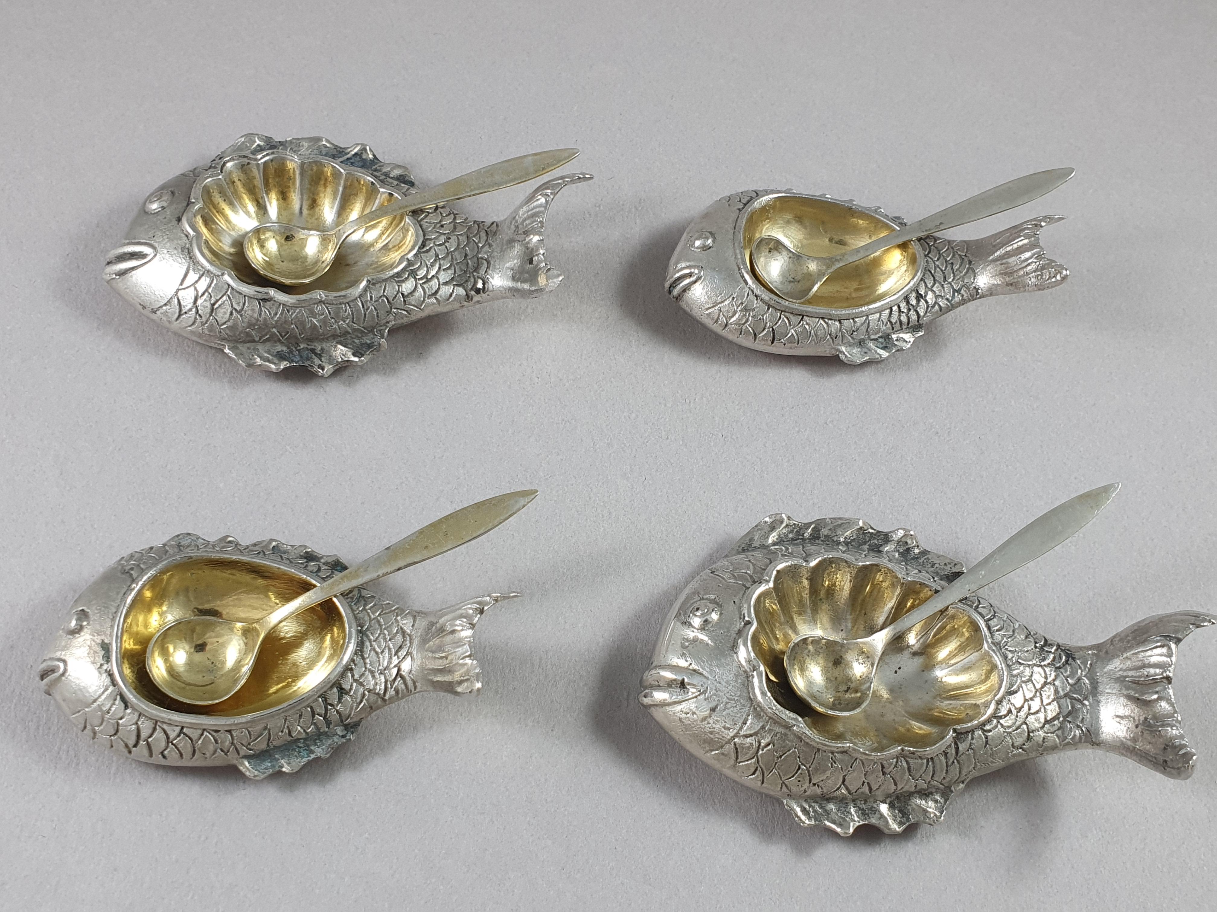 4 Solid Silver Salt and Pepper Cellars Fish In Good Condition In Saint-Ouen, FR