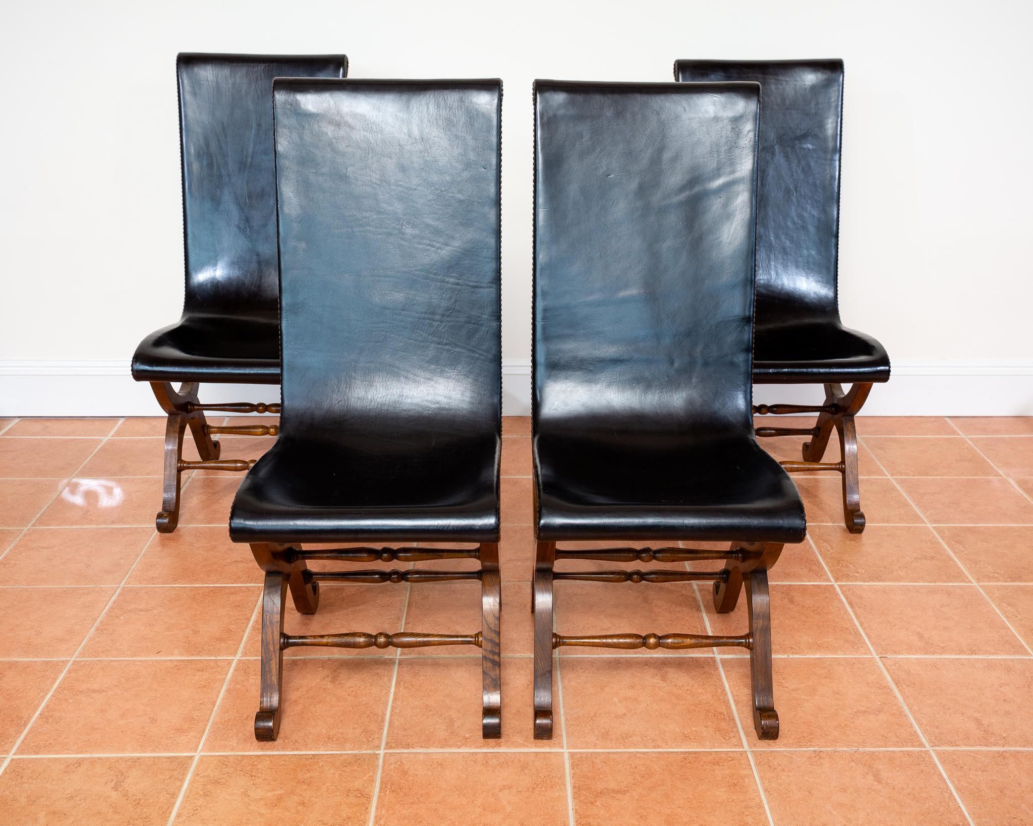 4 Sillas de Comedor de Piel de Roble Español Pierre Lottier Valmazan Mid Century siglo XVIII y antes en venta