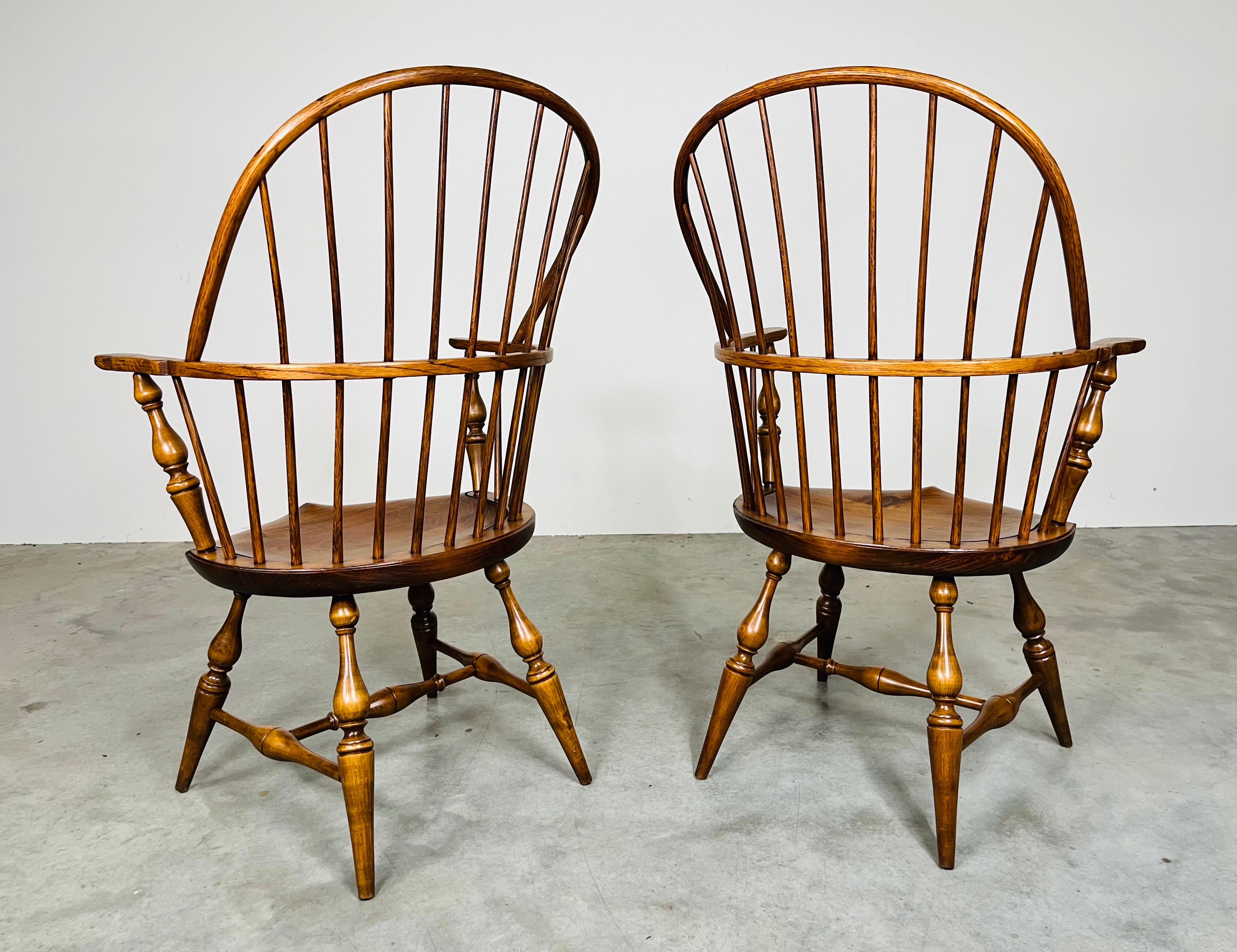 4 Spindle Back Windsor Dining Chairs Mortis & Tenon Joinery Habersham Plantation In Excellent Condition For Sale In Southampton, NJ