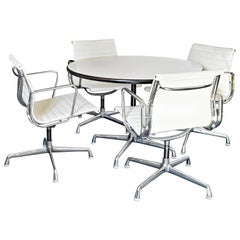 4 Swivelchair EA108 
Table by Charles&Ray Eames for Herman Miller Made by Vitra