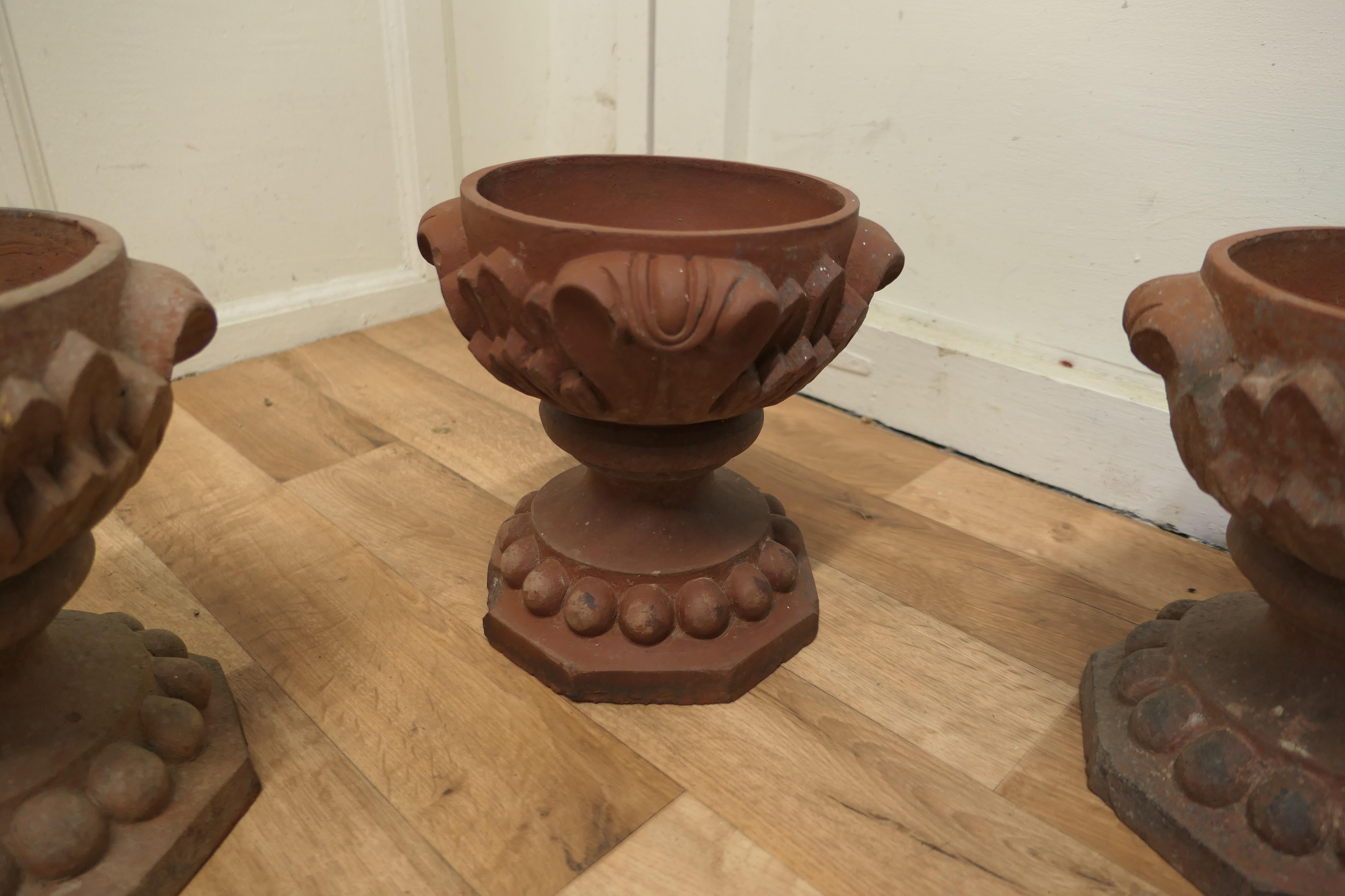 4 Terracotta Garden Urns  In Good Condition For Sale In Chillerton, Isle of Wight